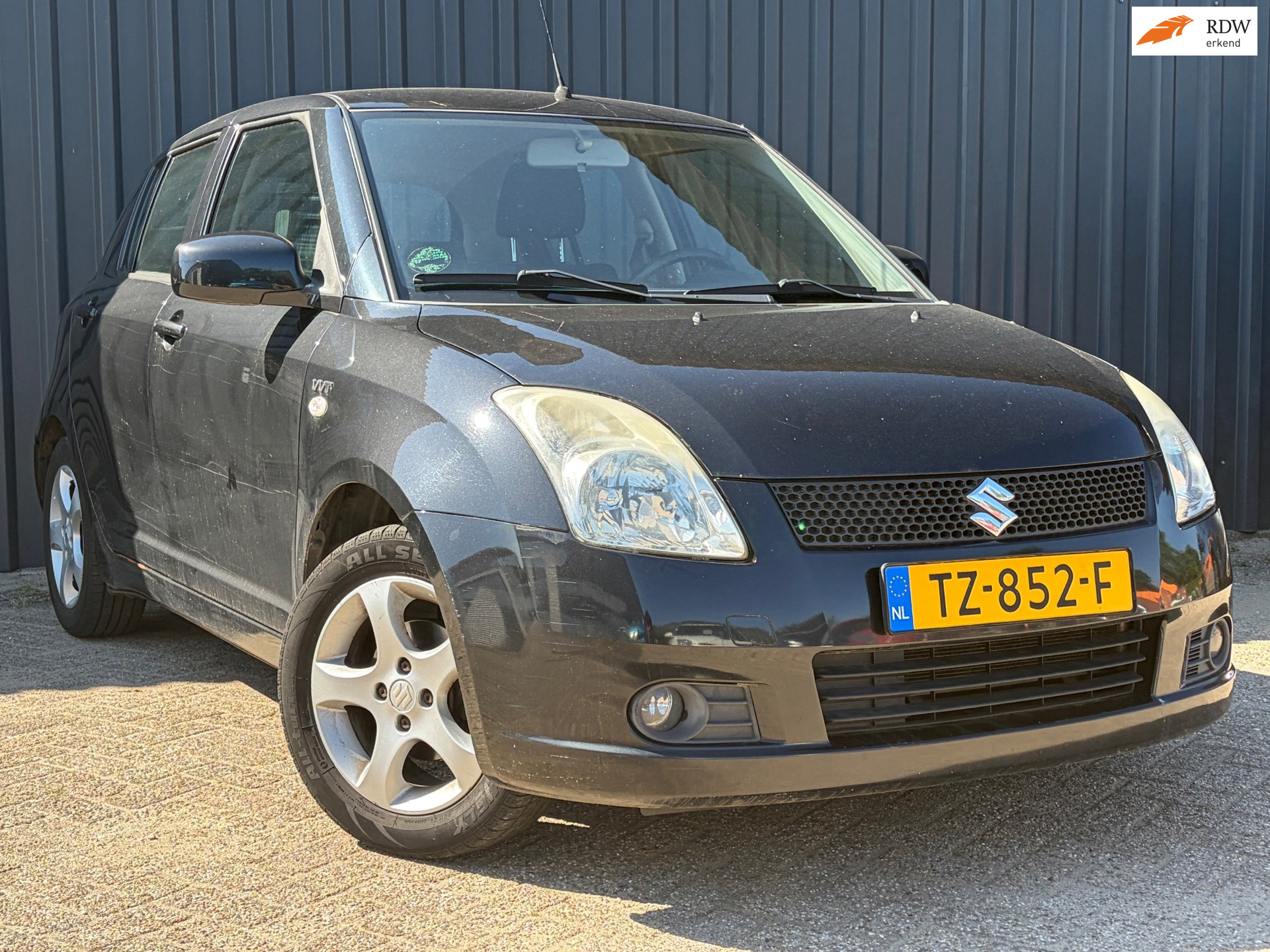 Suzuki Swift 1.5 | Airco | Keyless | 5  Deurs | 04-2027 Apk | 2005 - voorkant