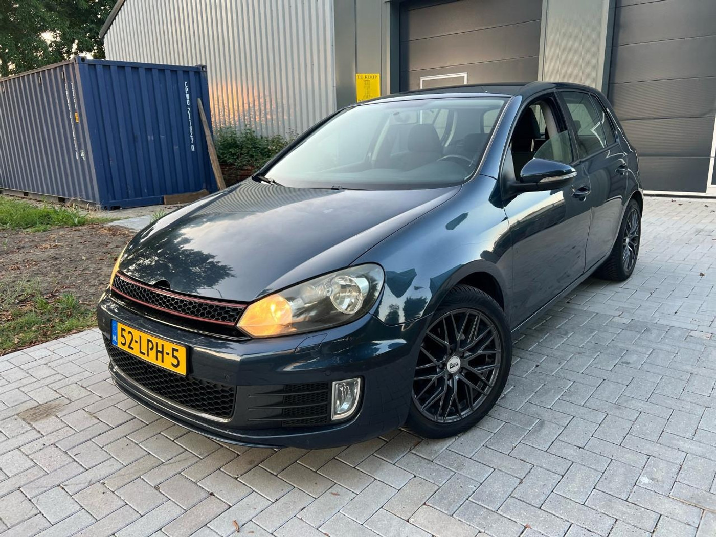 Toyota Toyota Avensis 1.6-16V Linea Terra airco 2008 - voorkant
