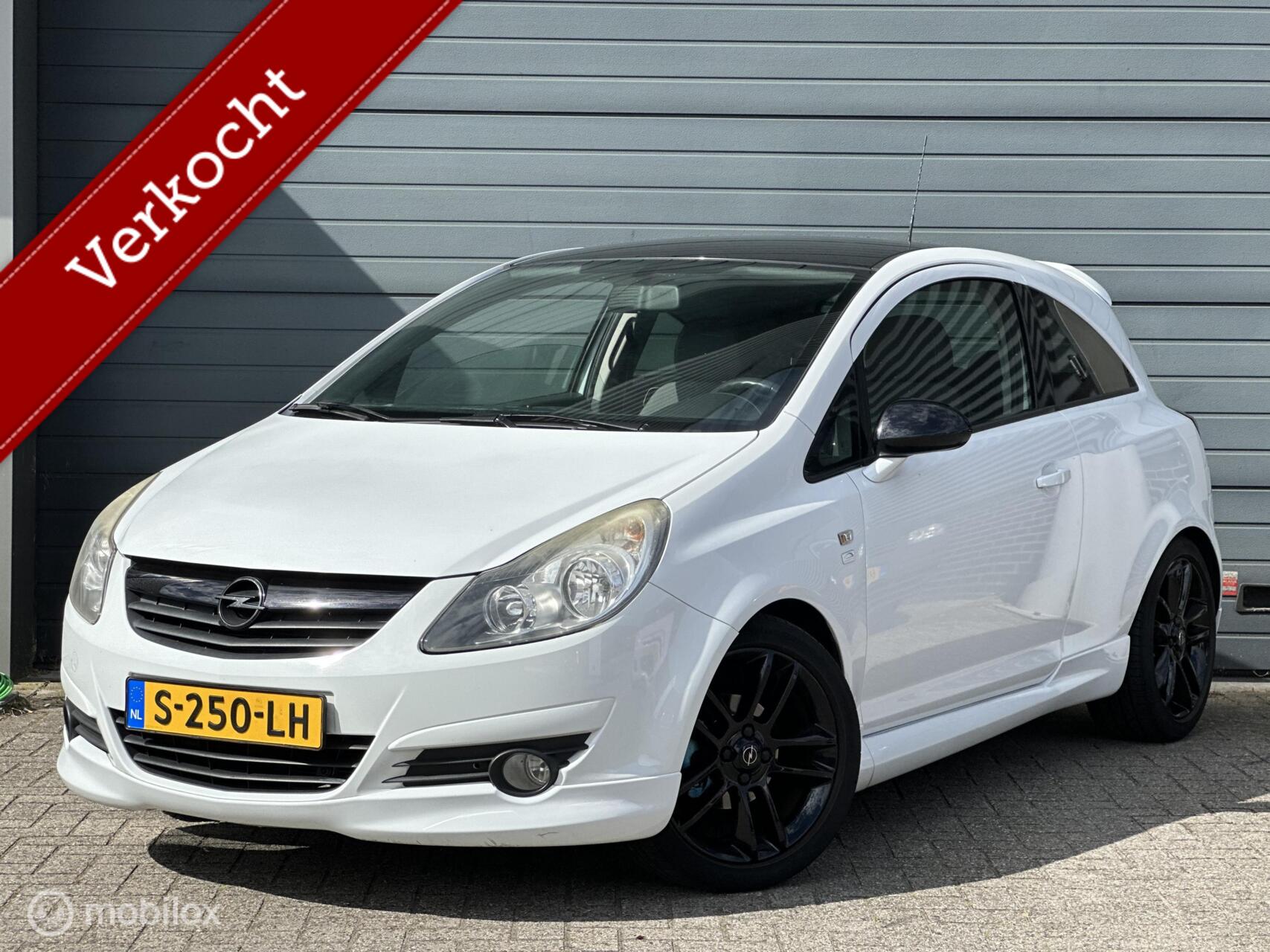 Opel Corsa 1.2-16V Edition OPC Line| Airco | CARPLAY 2009 - voorkant