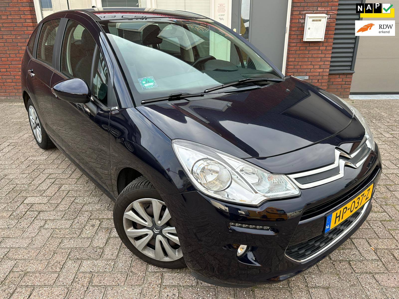 Citroen C3 1.2 PureTech Collection / Airco / PDC / Cruise / NAP 2016 - voorkant
