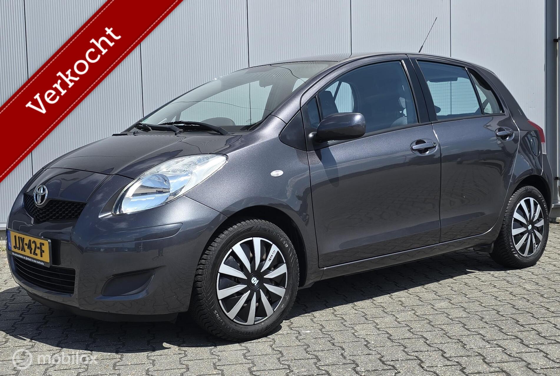 Toyota Toyota Yaris 1.3 VVTi Dynamic 2009 - voorkant