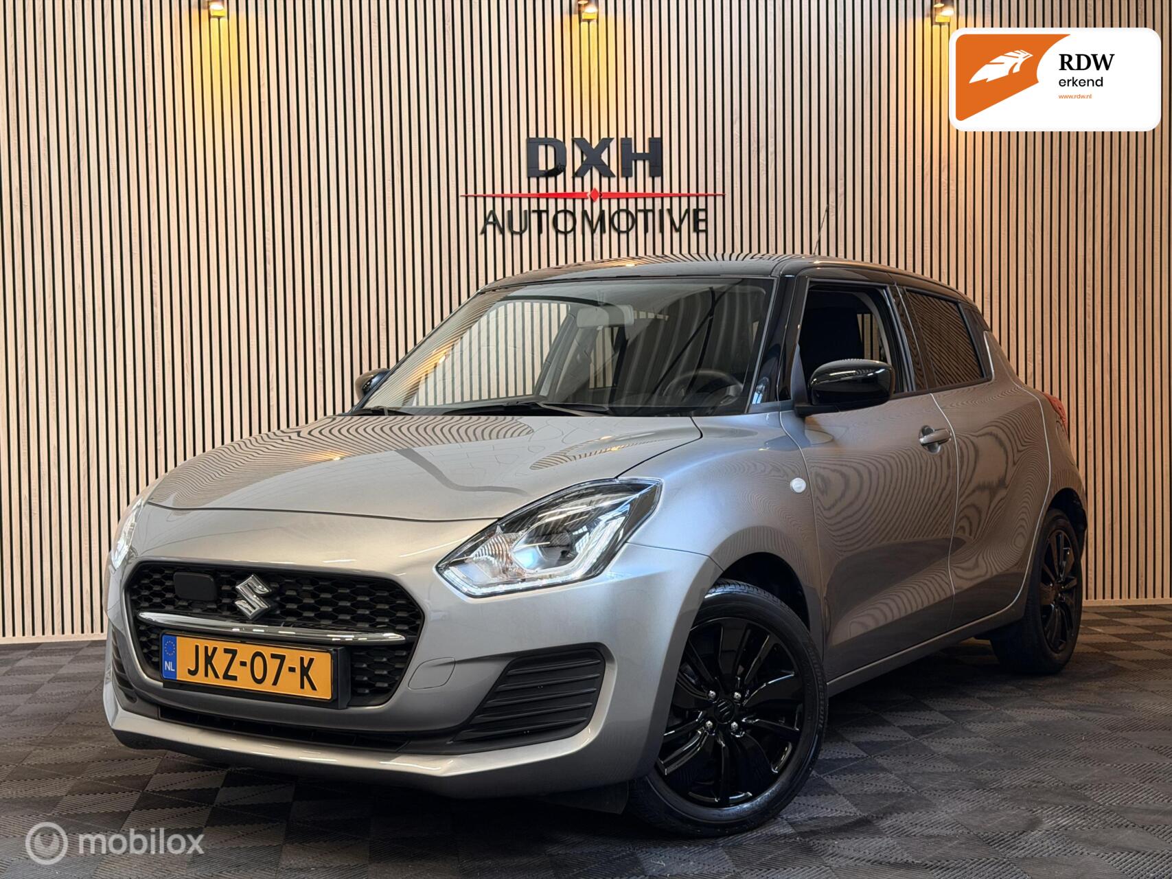 Suzuki Swift 1.2 Style Smart Hybrid CARPLAY ACC DAB NAV LED 2023 - voorkant