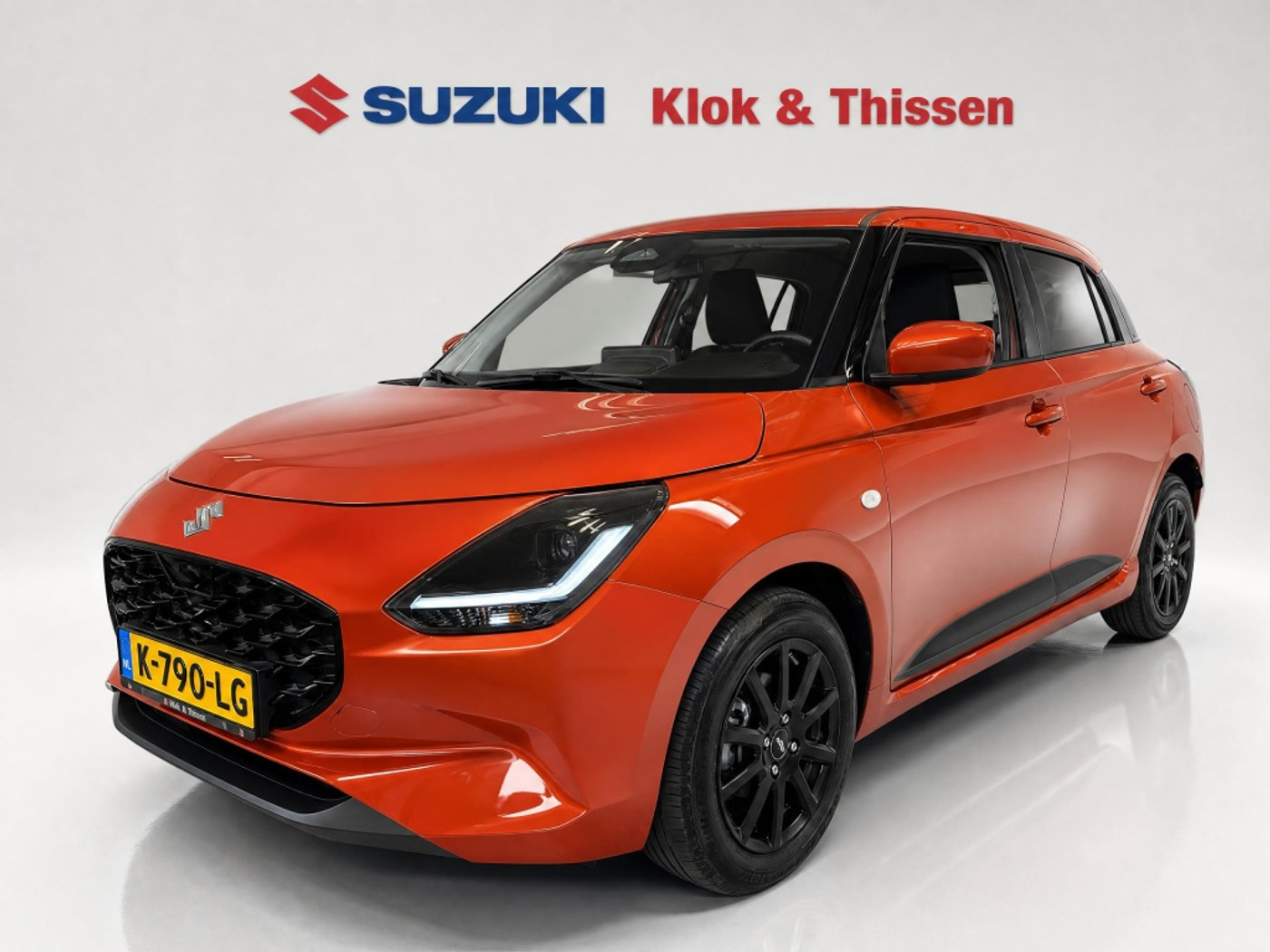 Suzuki Swift 1.2 Comfort Sm.Hyb. HYAKU Excl. BTW € 19.500,- Super Luxe 2025 - voorkant