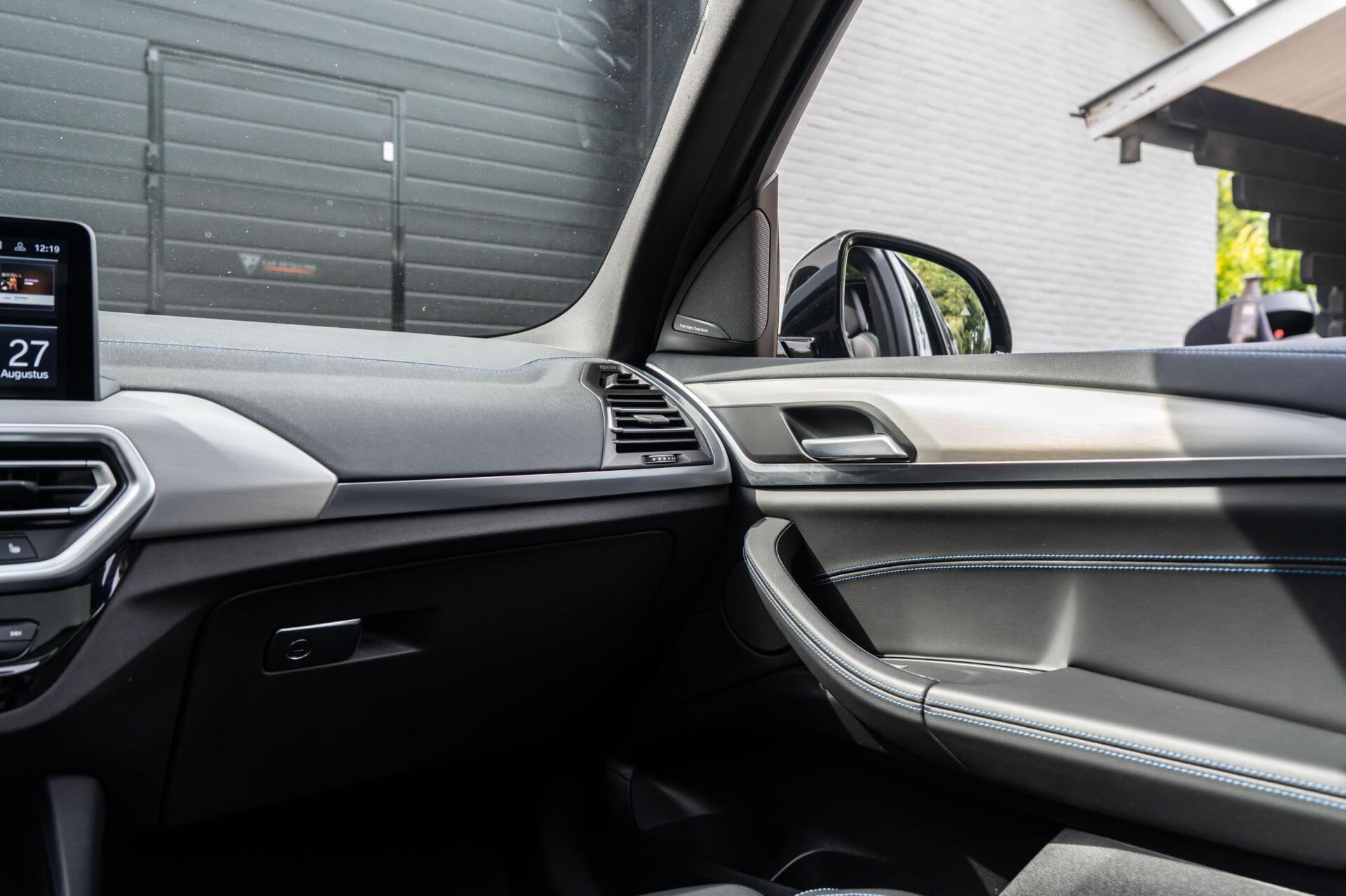 Foto van BMW X3 Xdrive30e