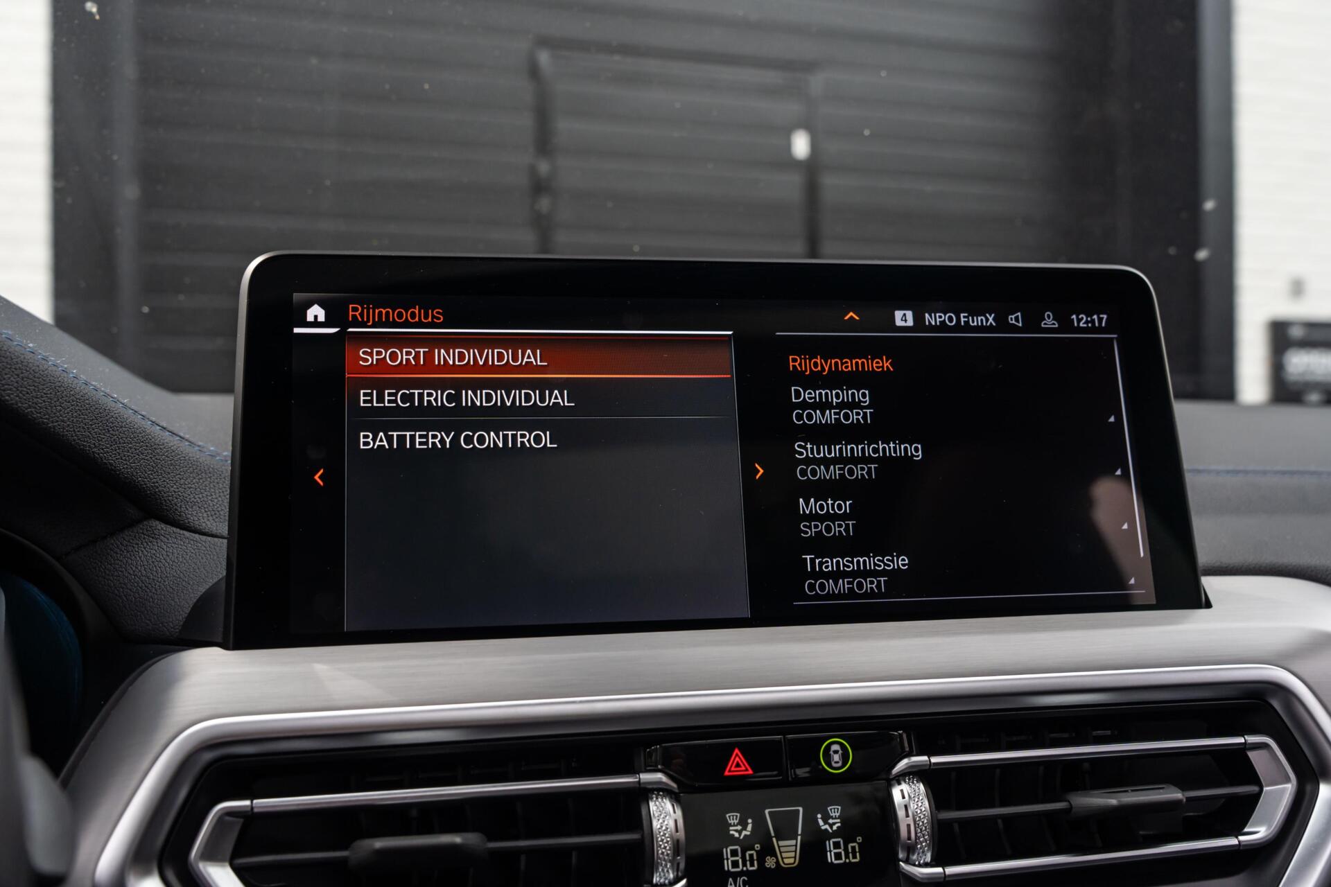 Foto van BMW X3 Xdrive30e
