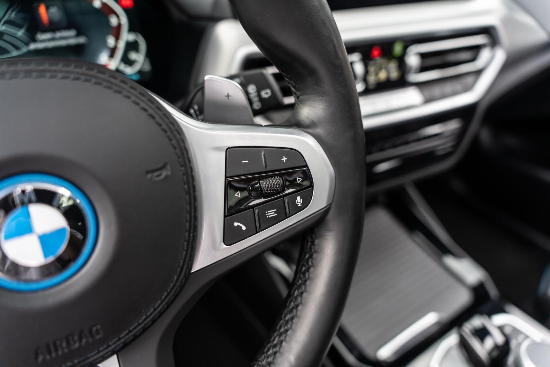 Foto van BMW X3 Xdrive30e