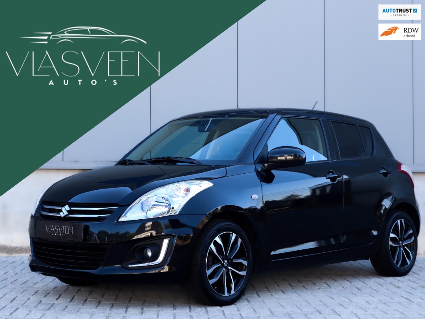 Suzuki Swift 1.2 S-Edition EASSS Stoere combinatie! 2015 - voorkant