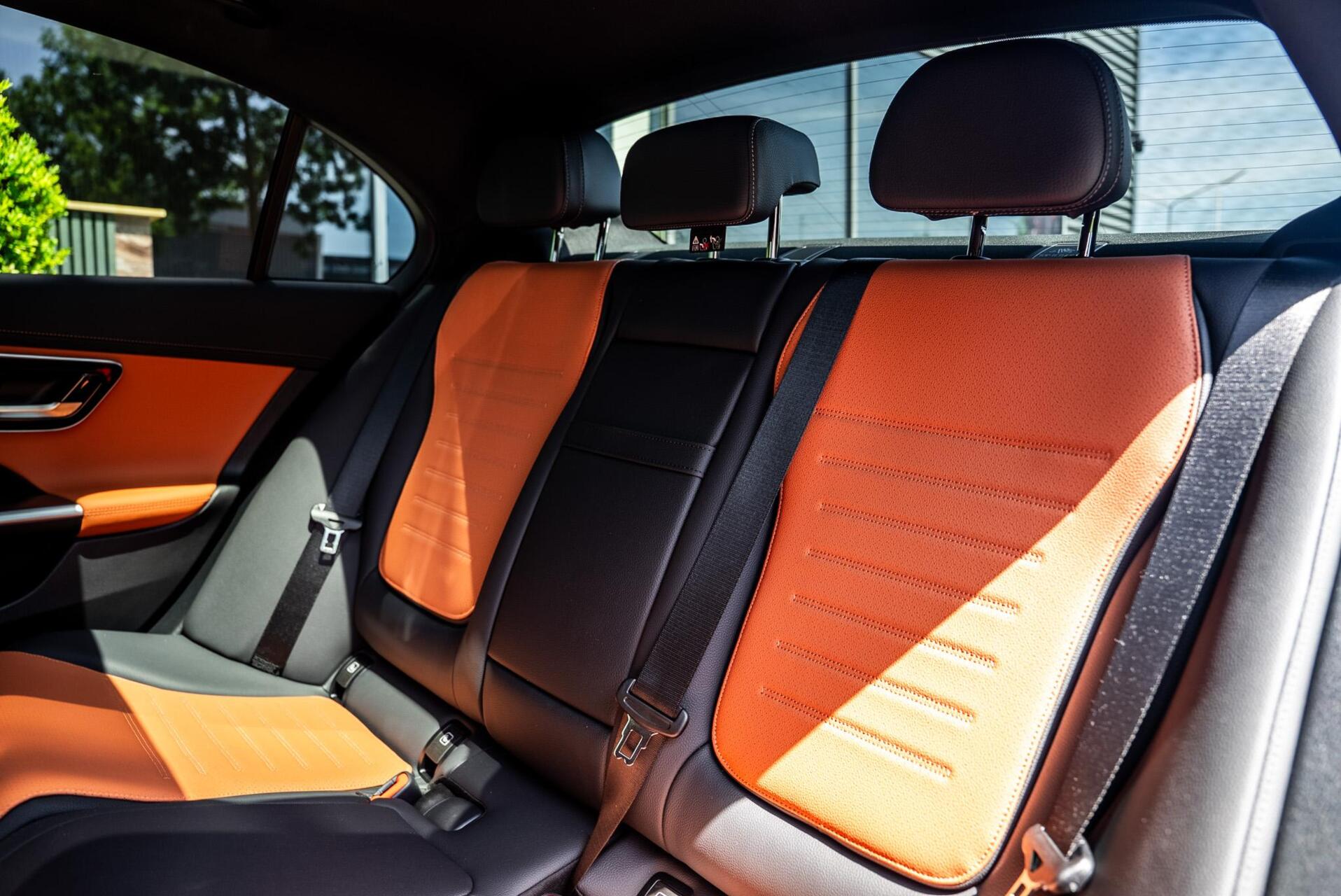 Foto van Mercedes-Benz C 300 E