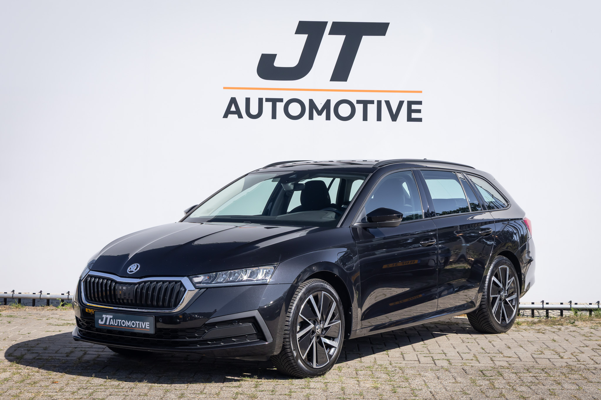 Skoda Octavia 1.4 hyb TSI iV BnsEdPlus Stuurverwarming | Pdc | Carplay | Dab | Lane Assist | voorruitverwarming 2021 - voorkant