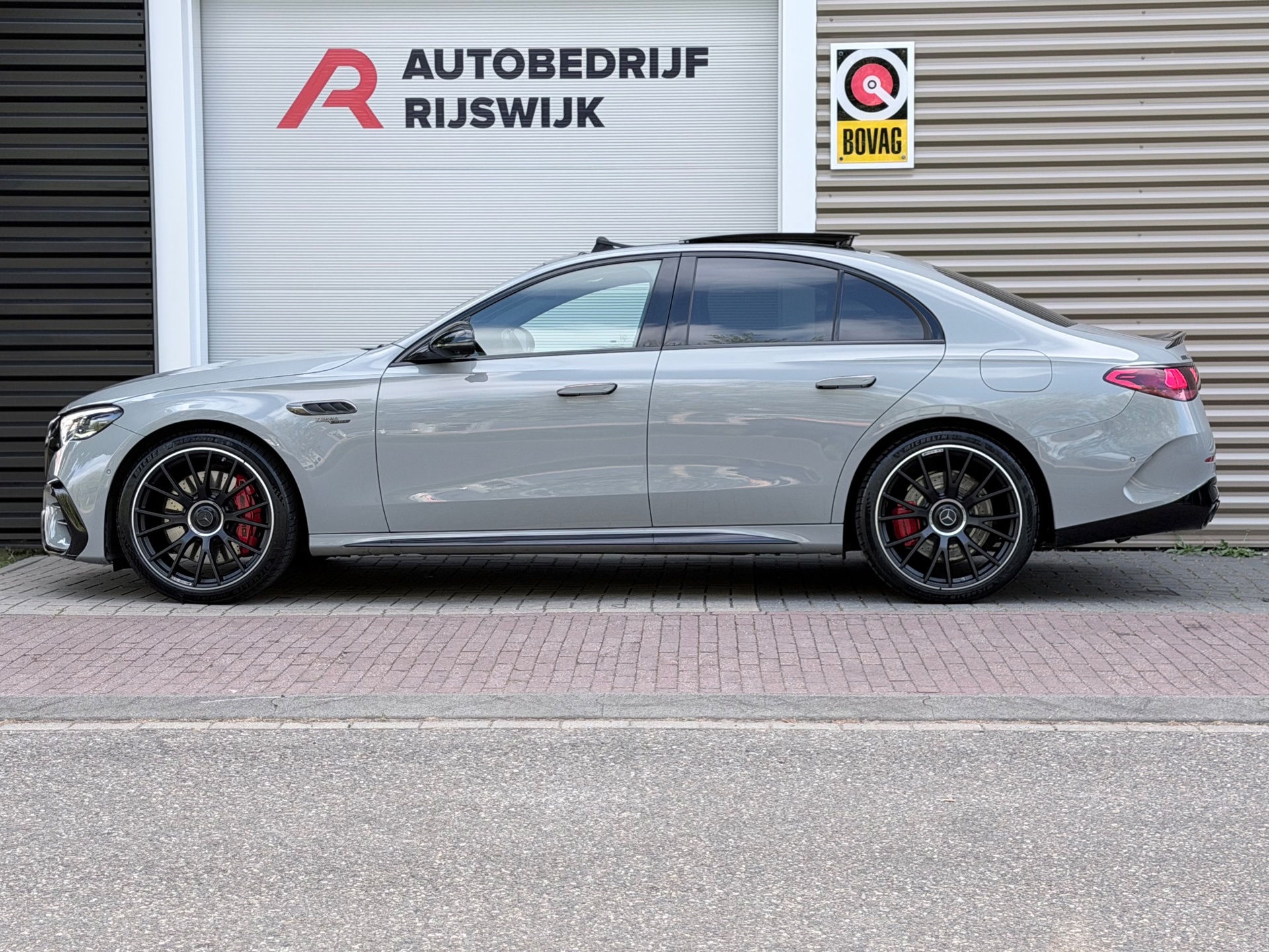 Foto van Mercedes-Benz AMG E 53 Hybrid