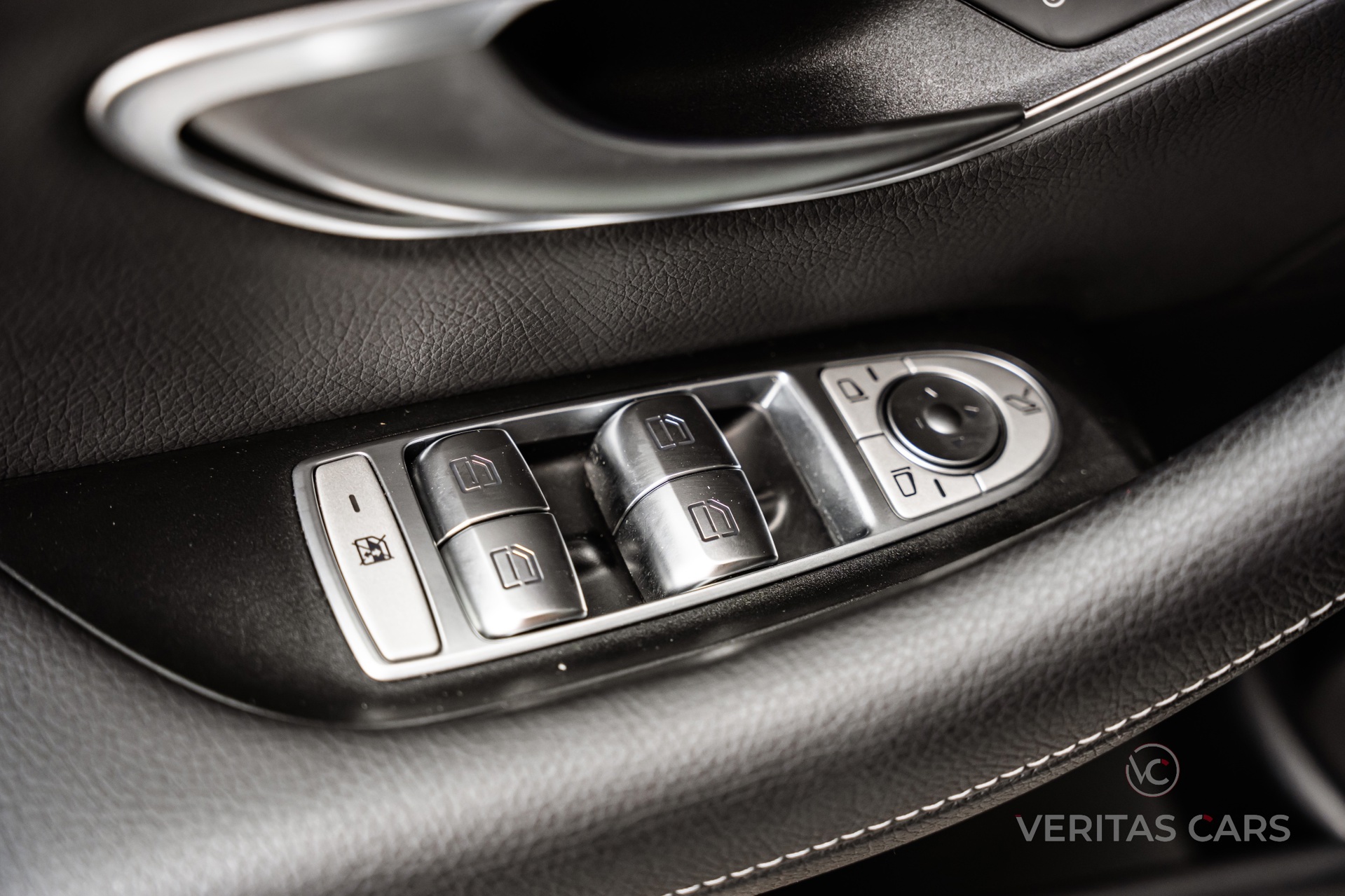 Foto van Mercedes-Benz E 300 E