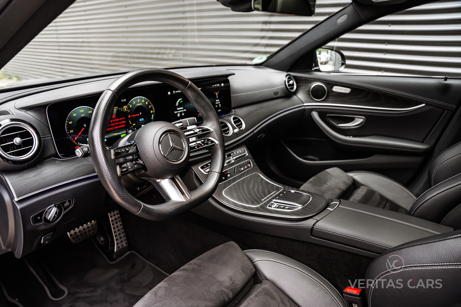 Foto van Mercedes-Benz E 300 E