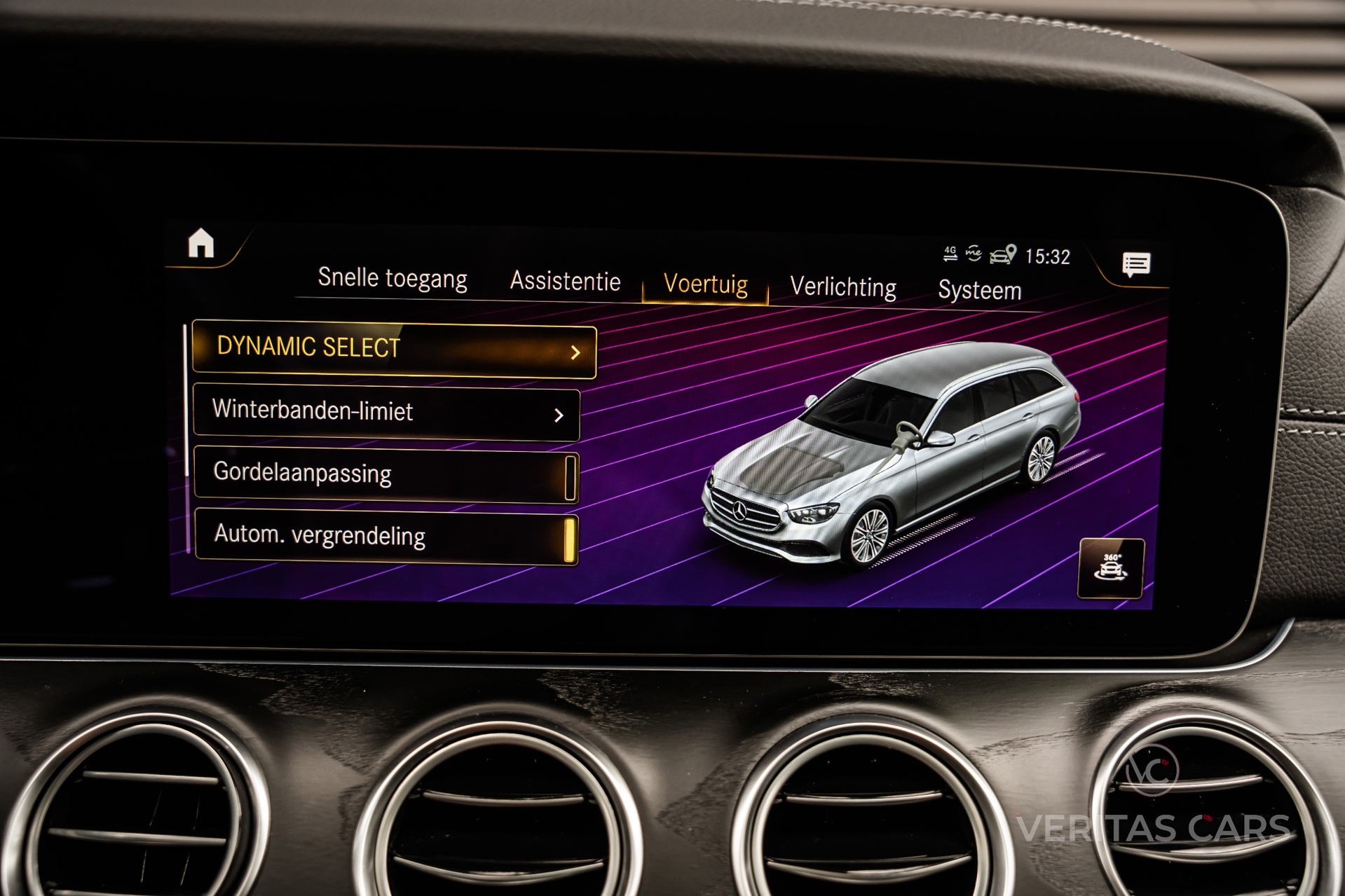 Foto van Mercedes-Benz E 300 E