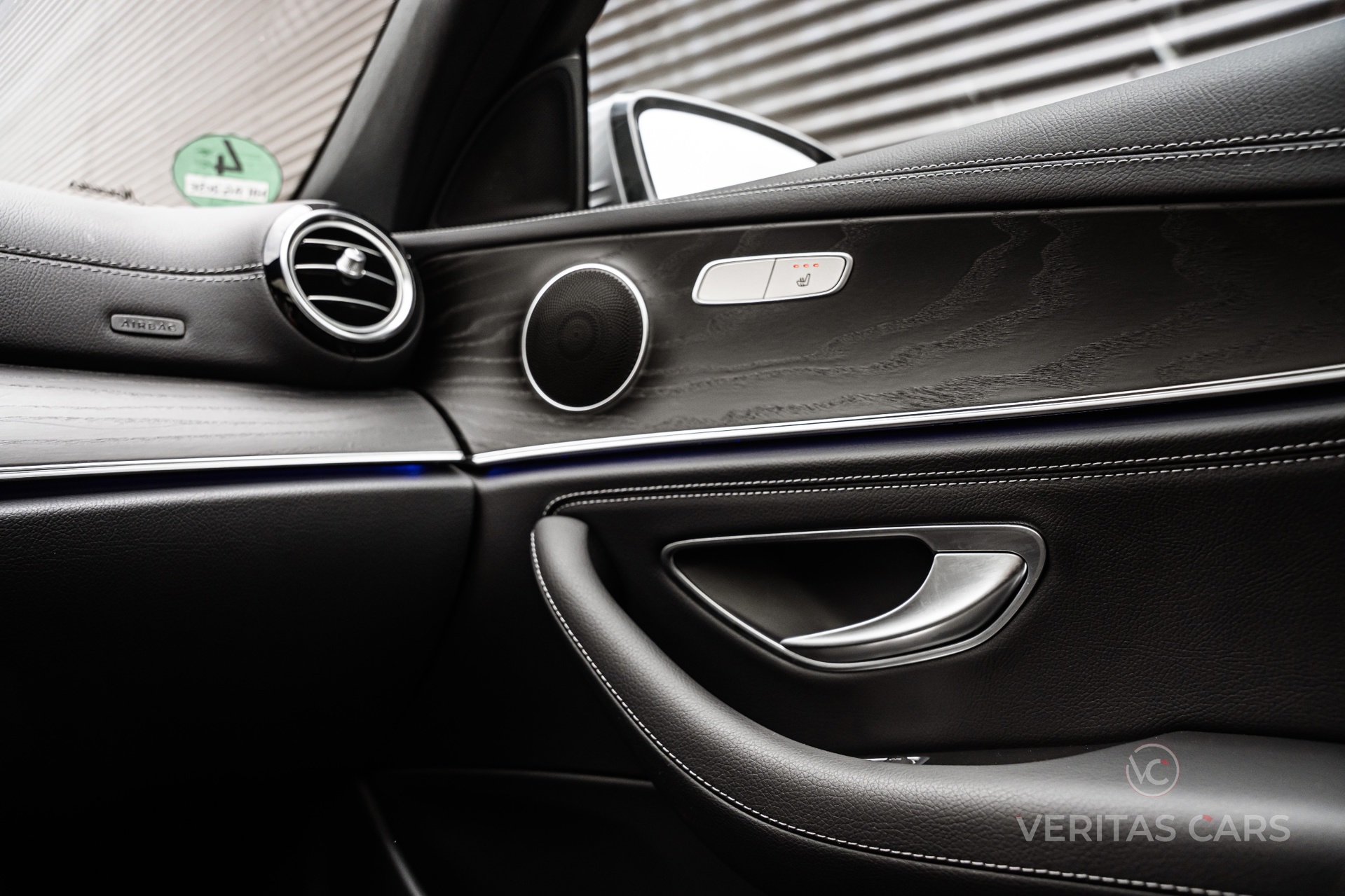Foto van Mercedes-Benz E 300 E