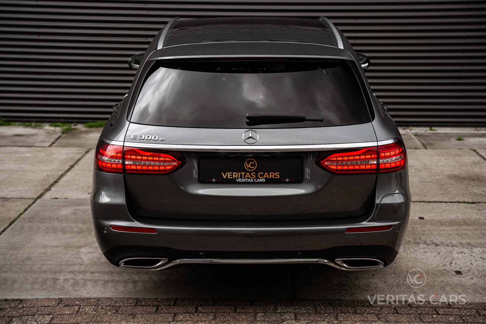 Foto van Mercedes-Benz E 300 E