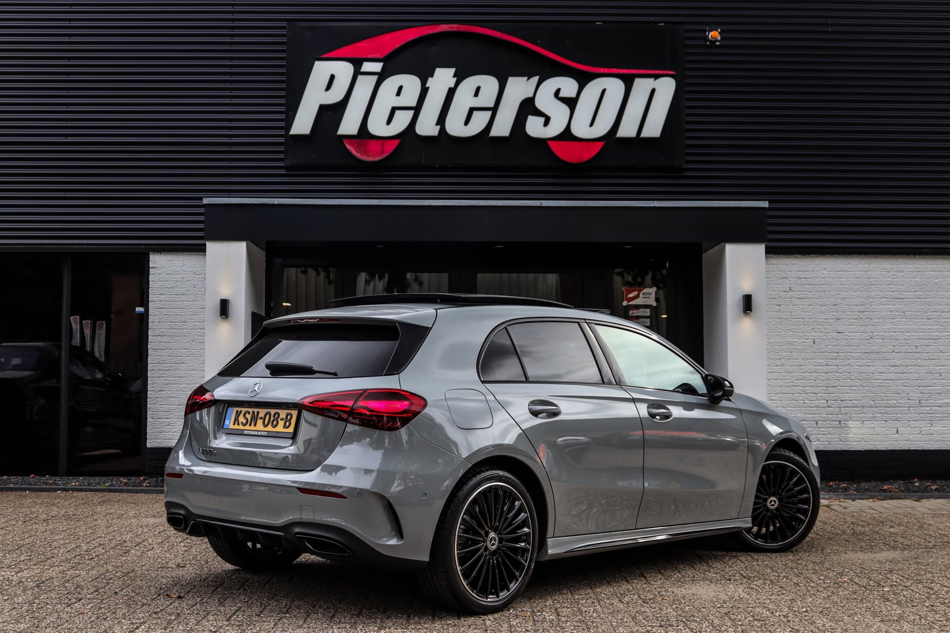 Foto van Mercedes-Benz A 250 E