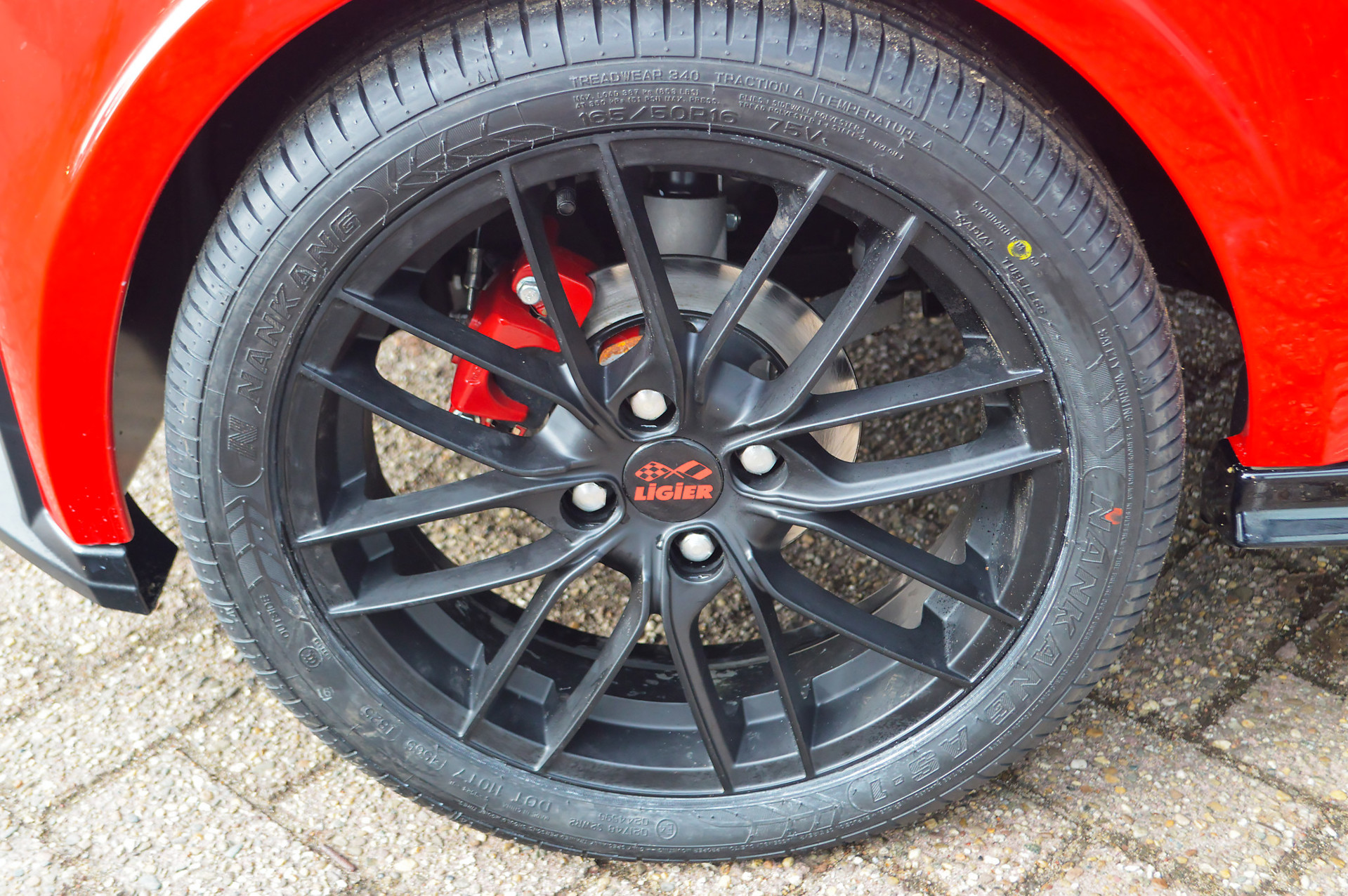 Foto van Ligier Js50