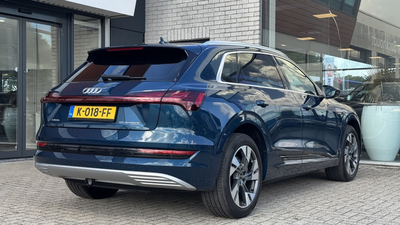 Foto van Audi E-tron 55