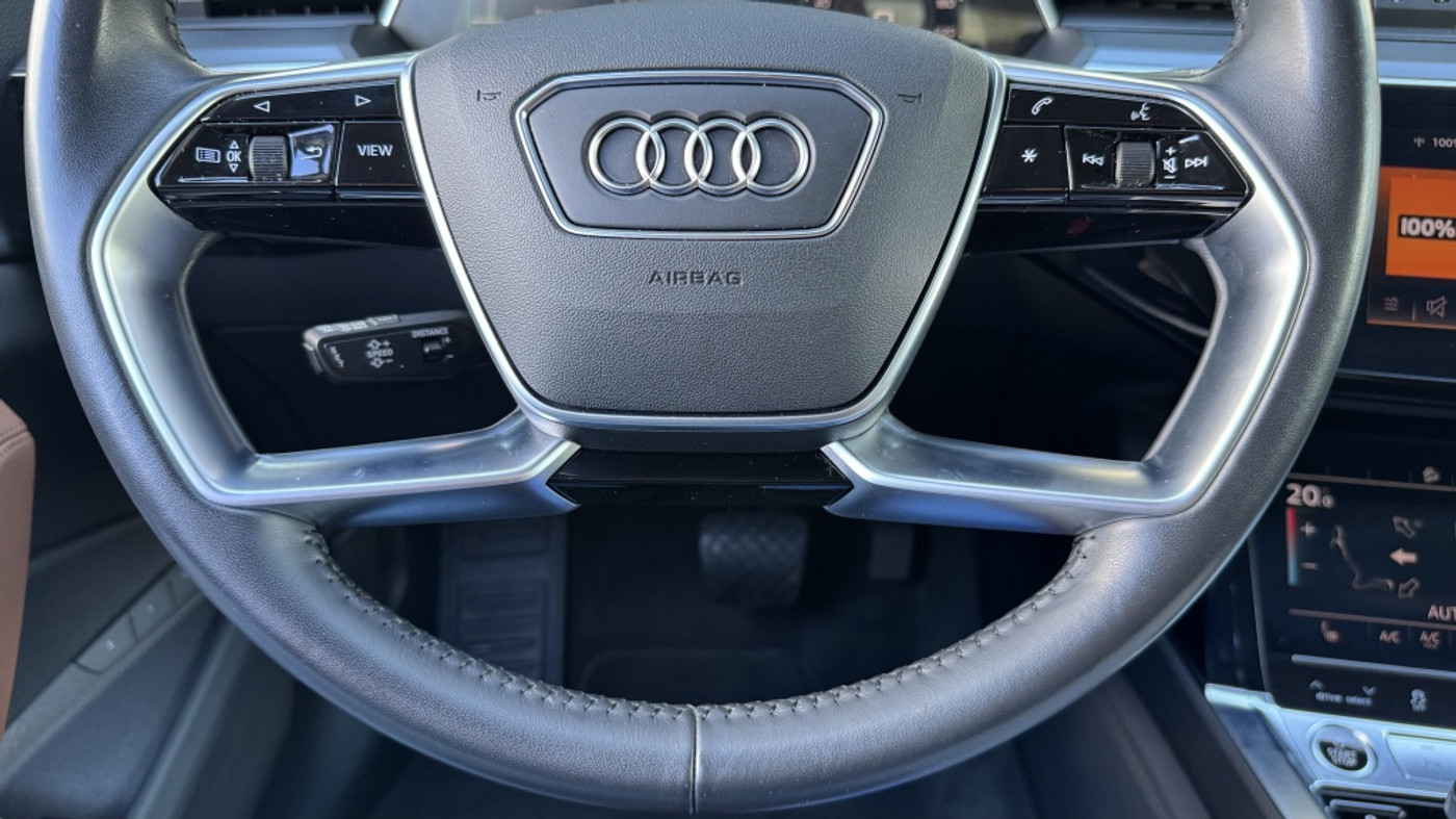 Foto van Audi E-tron 55