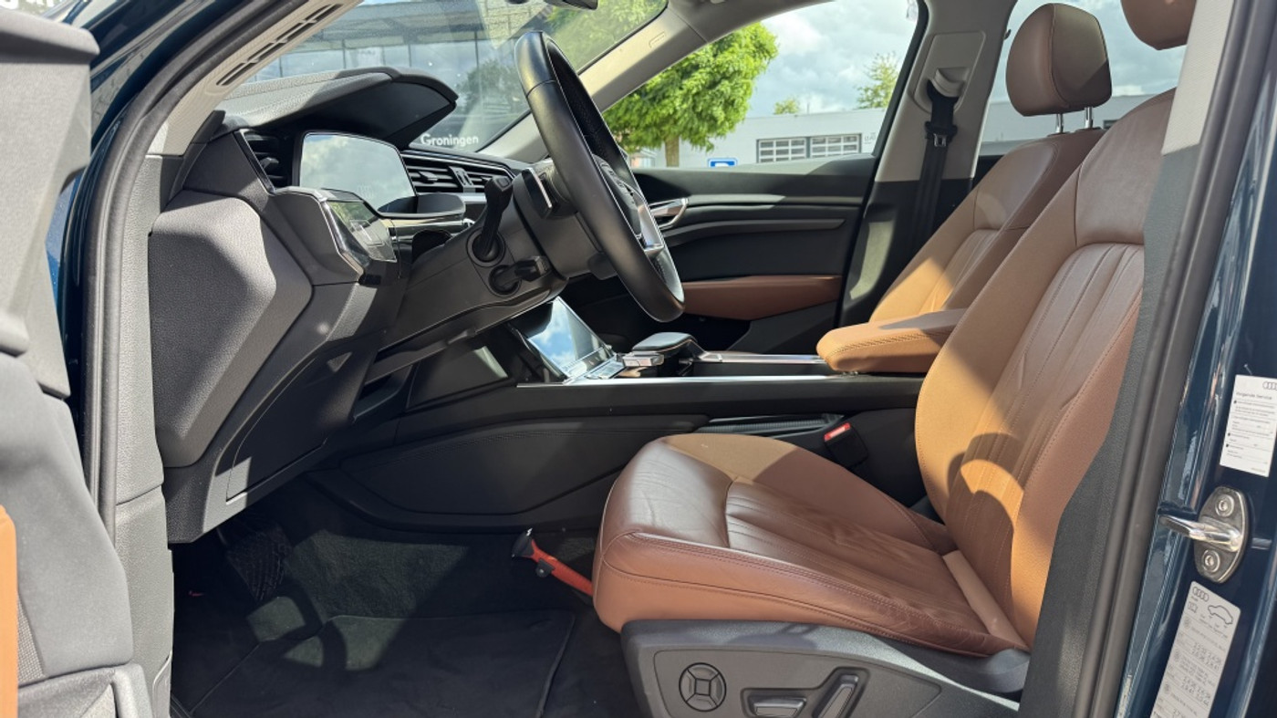 Foto van Audi E-tron 55