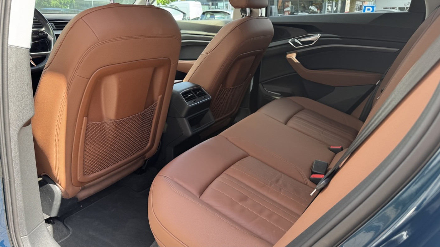 Foto van Audi E-tron 55