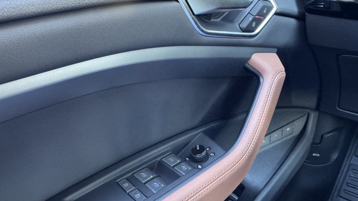 Foto van Audi E-tron 55