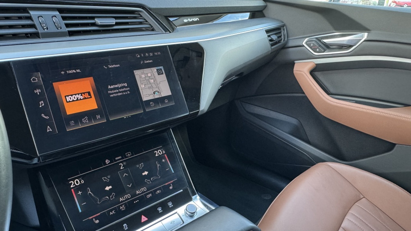 Foto van Audi E-tron 55