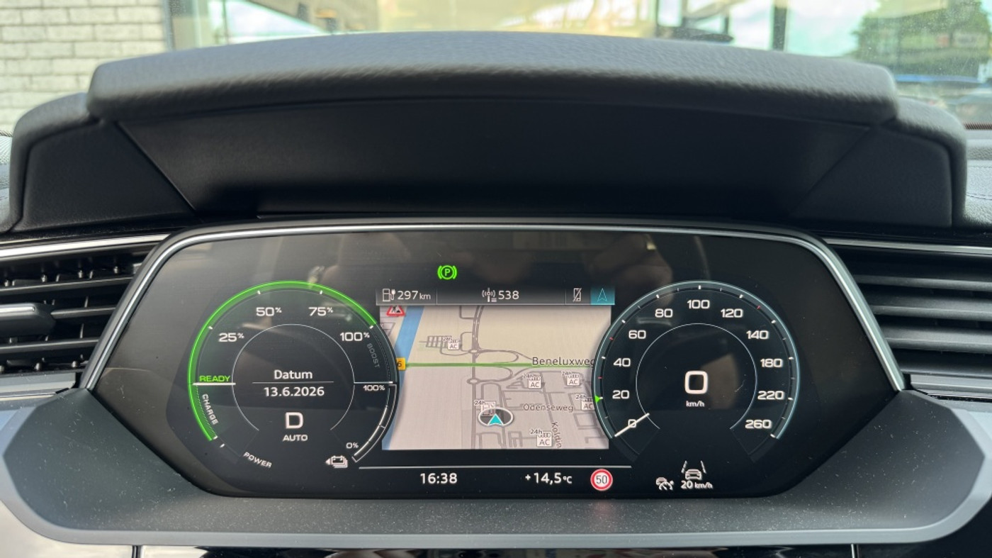 Foto van Audi E-tron 55