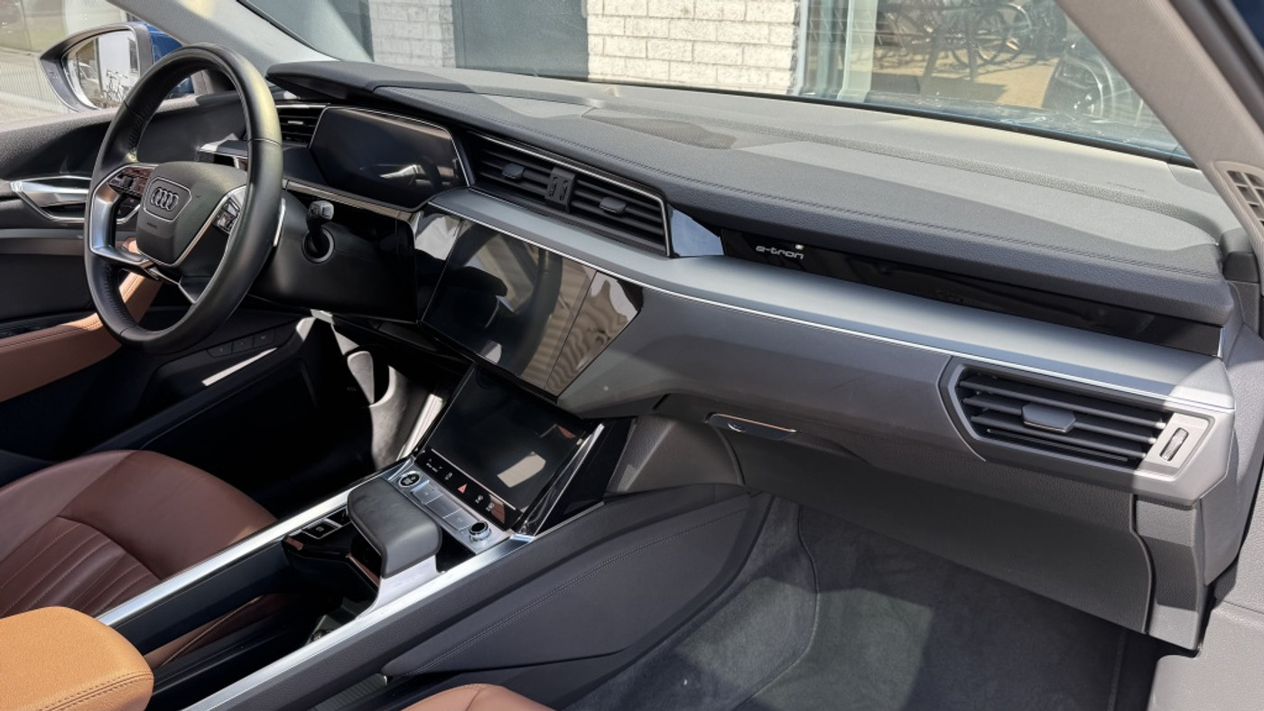 Foto van Audi E-tron 55