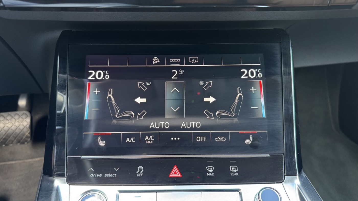 Foto van Audi E-tron 55