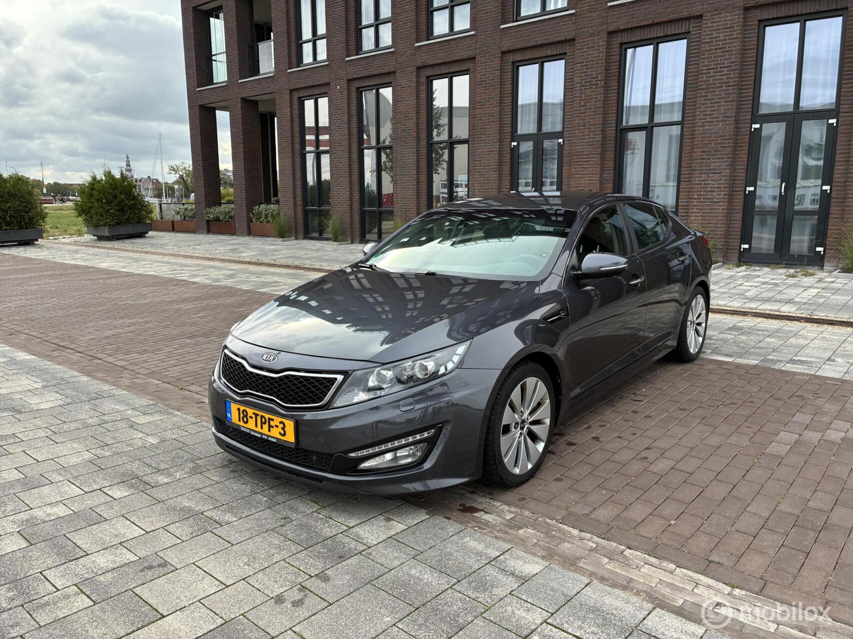Kia Optima 1.7 CRDi Super Pack Lane Cruise Xenon Leer PDC 2012 - voorkant