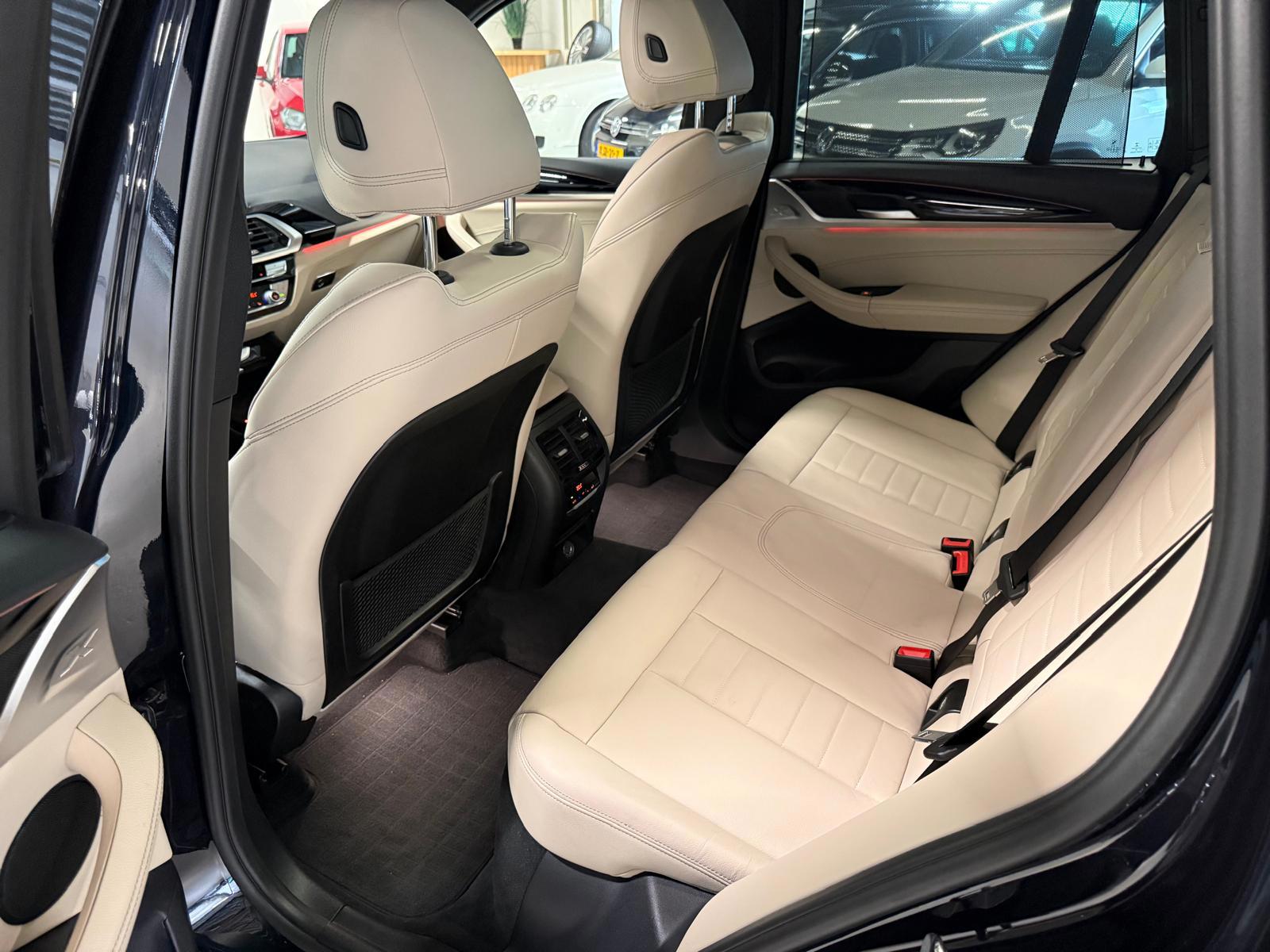 Foto van BMW X3 Xdrive20i
