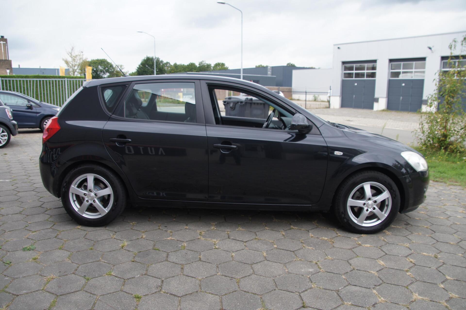 Foto van Kia Cee D