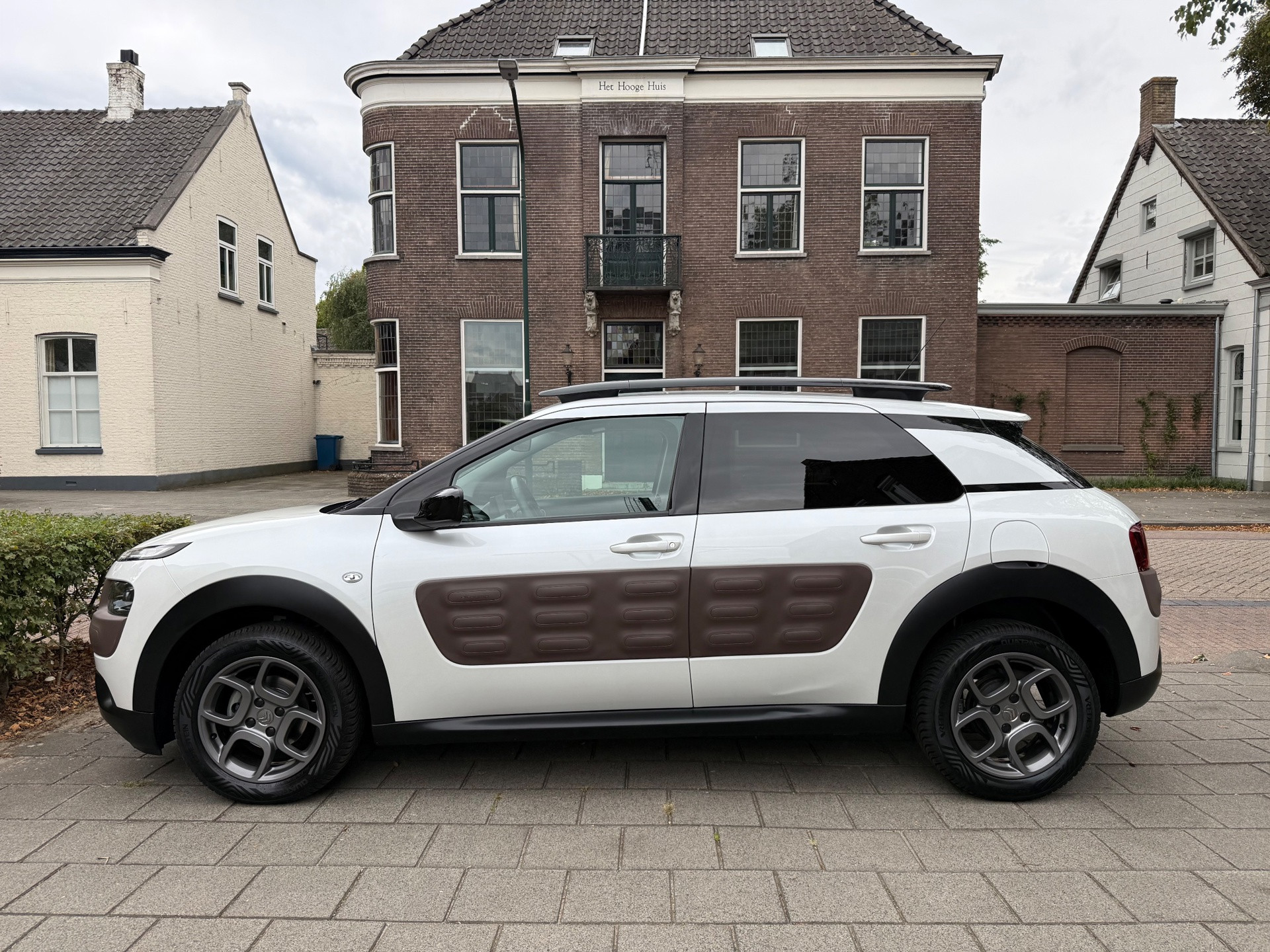 Citroen C4 Cactus 1.2 e-VTi Shine AUTOMAAT EERSTE EIGENAAR COMPLEET DEALER ONDERHOUDEN 2014 - voorkant