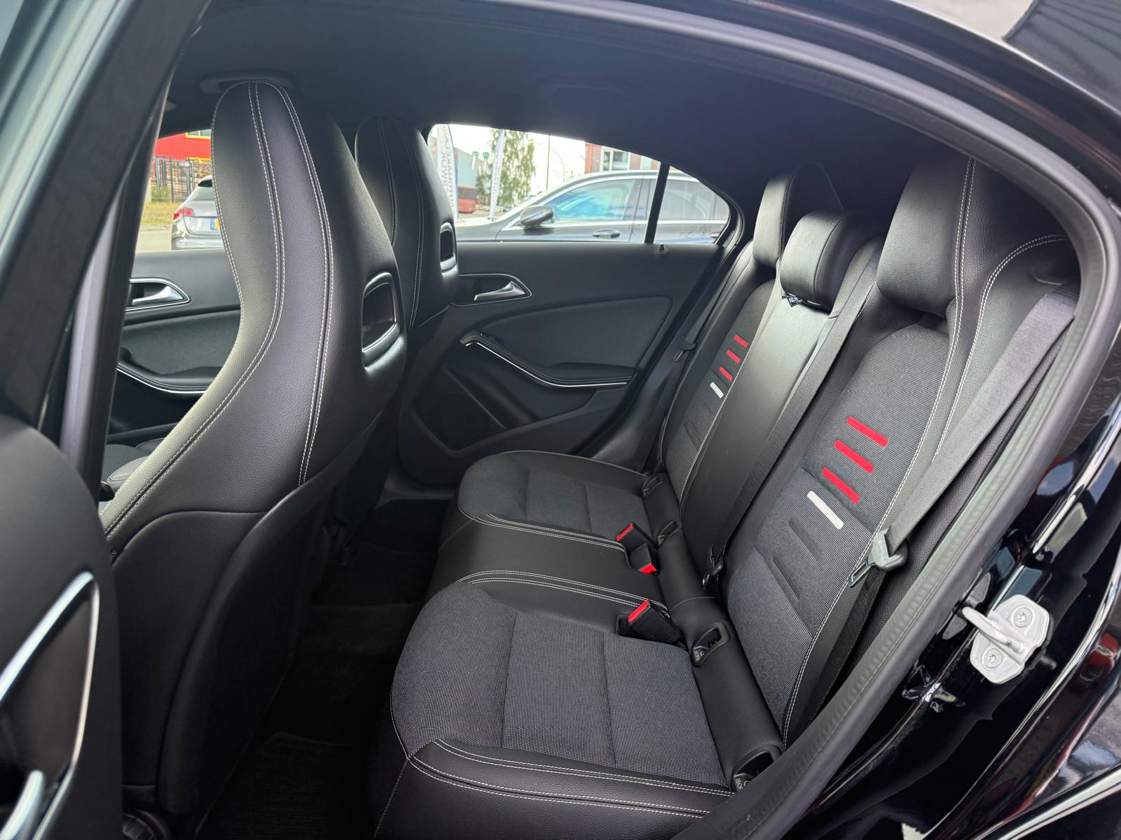 Foto van Mercedes-Benz A 180