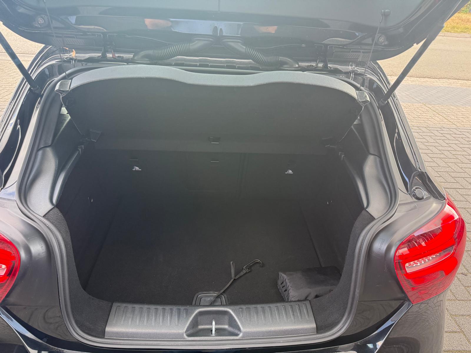 Foto van Mercedes-Benz A 180