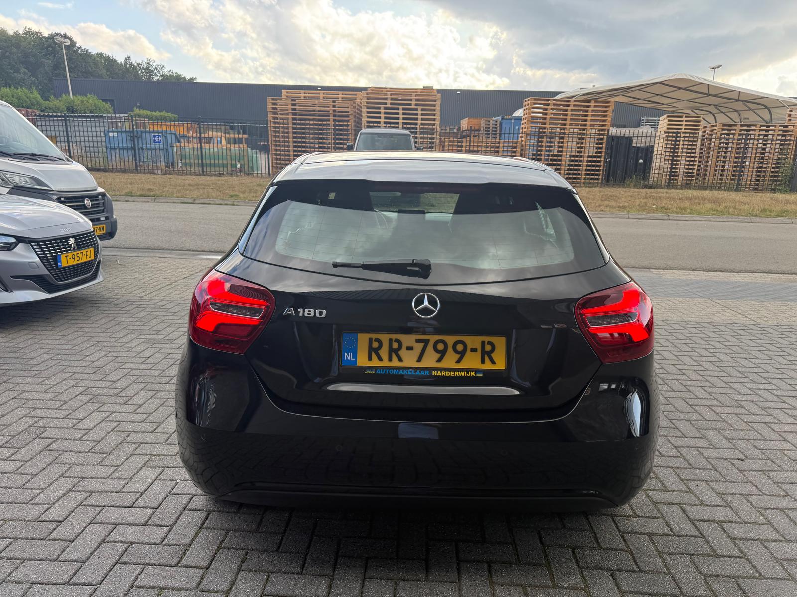 Foto van Mercedes-Benz A 180