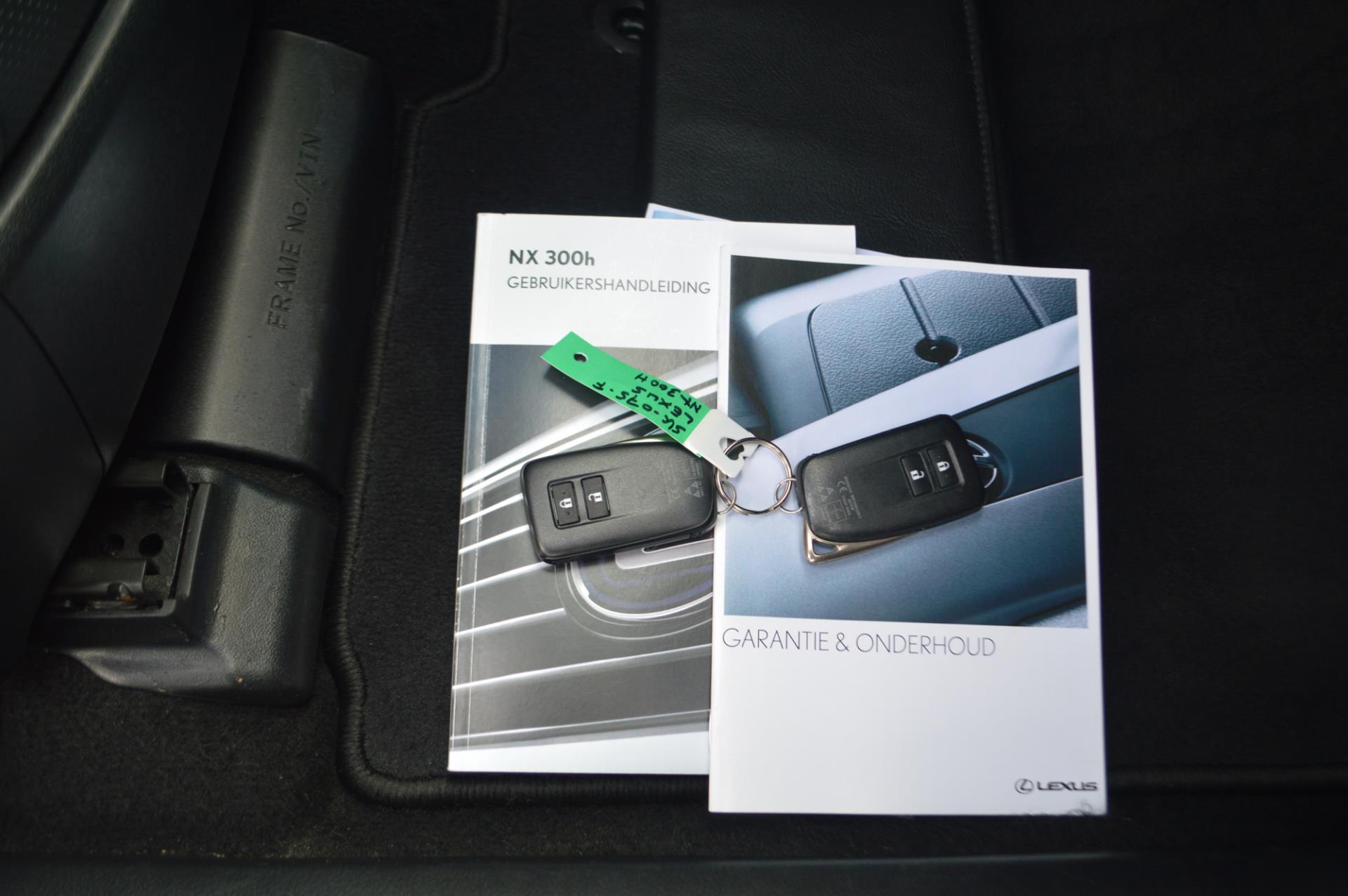 Foto van Lexus Lexus Nx300h