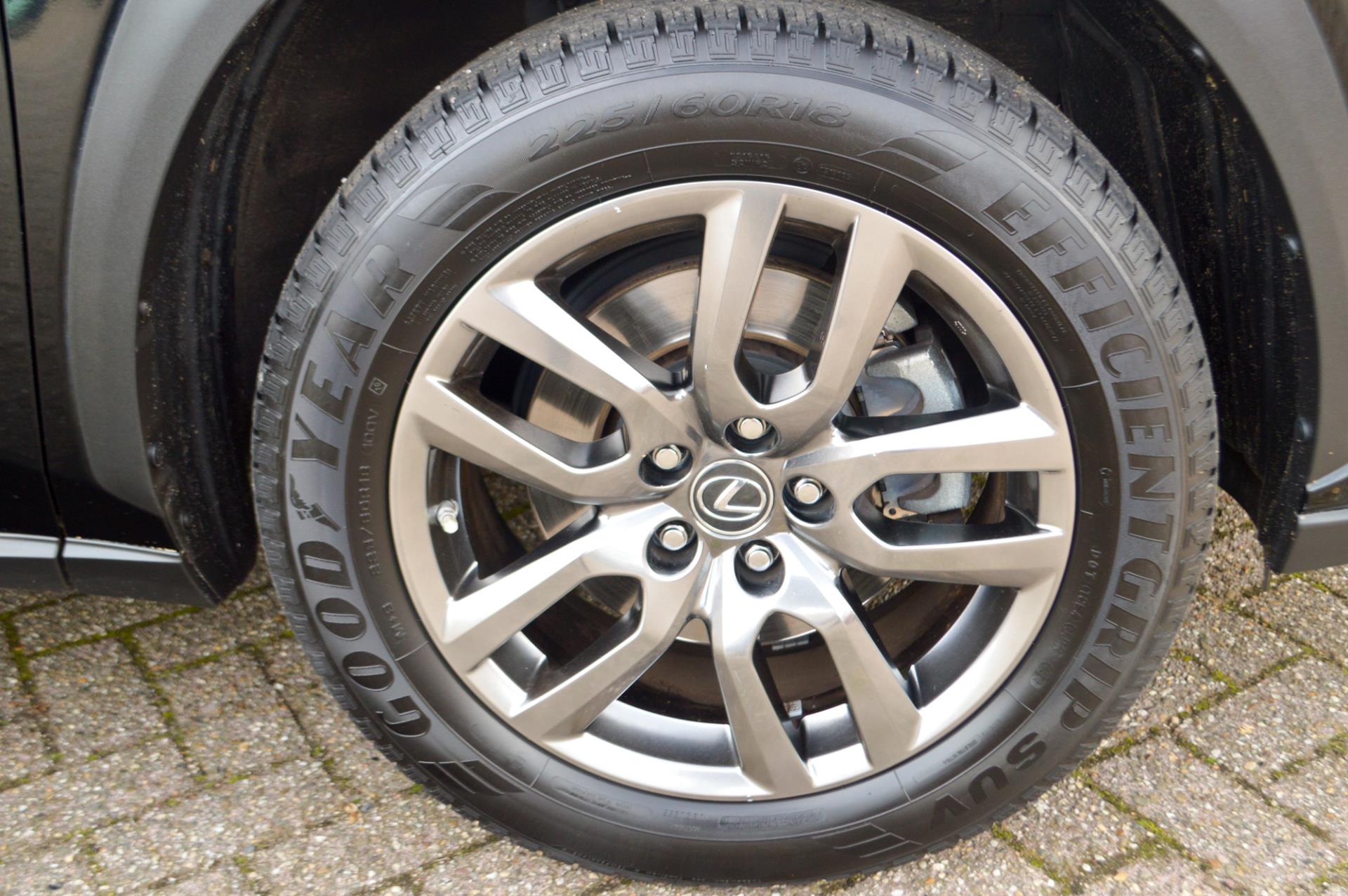 Foto van Lexus Lexus Nx300h