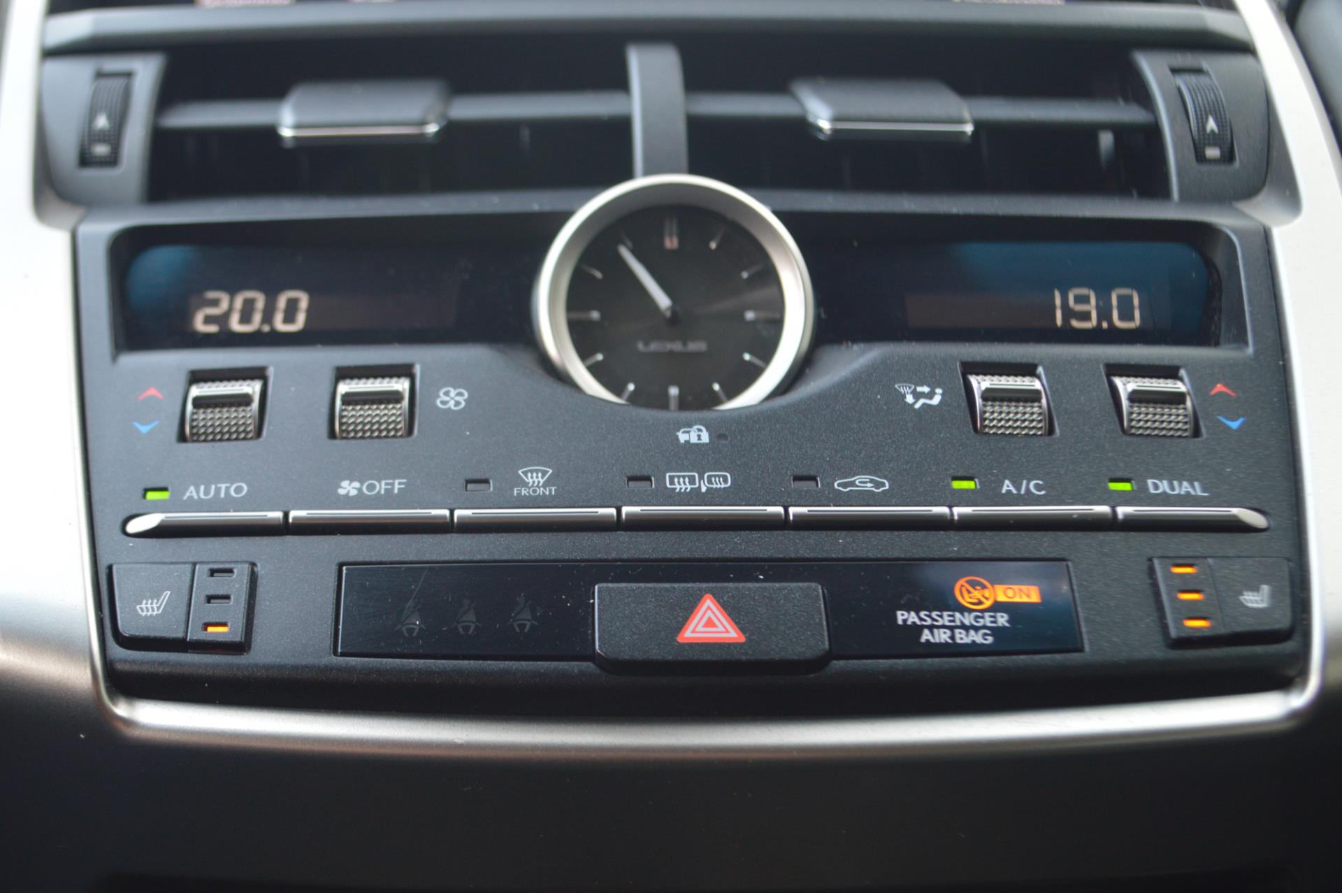 Foto van Lexus Lexus Nx300h