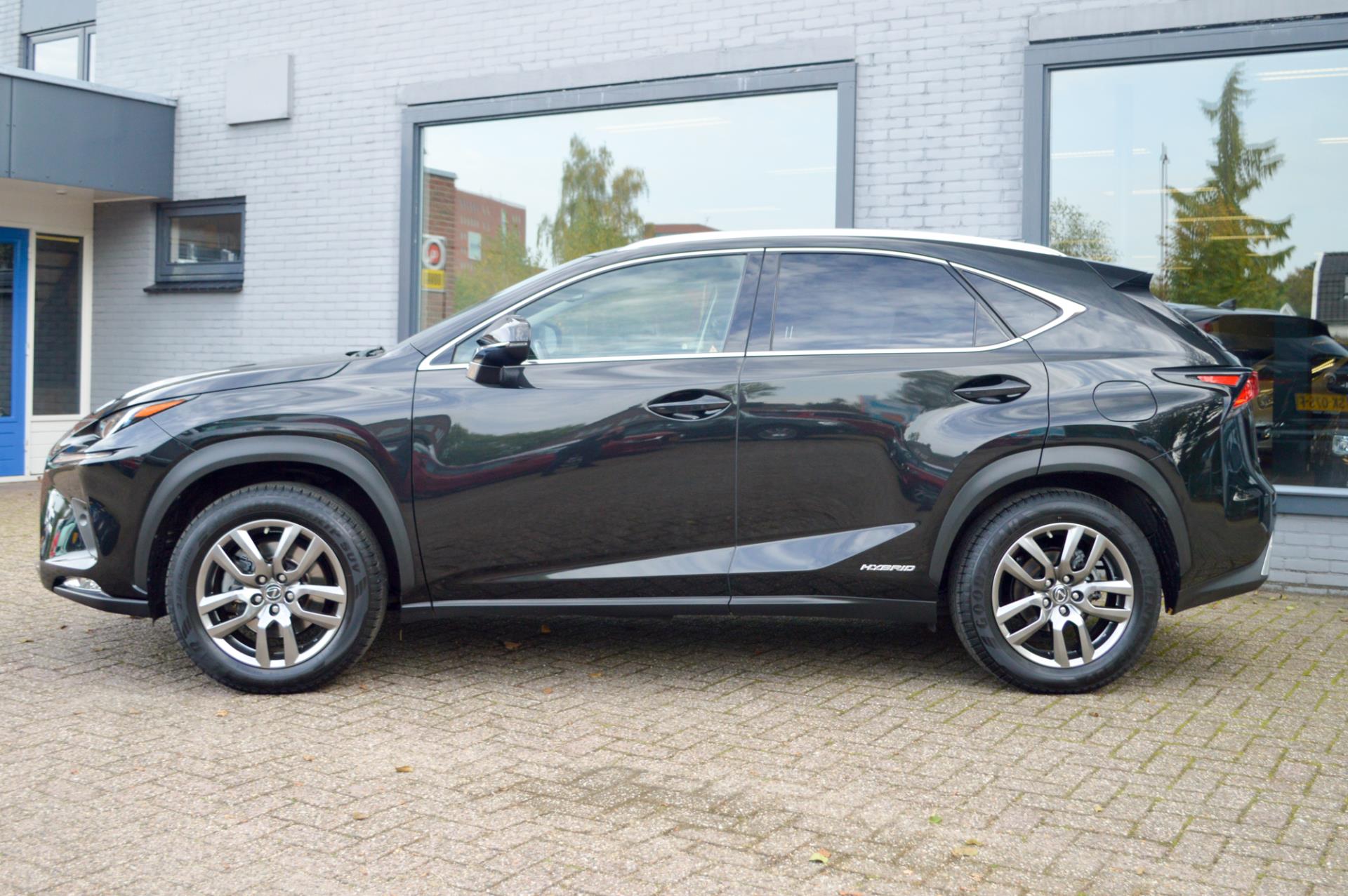 Foto van Lexus Lexus Nx300h