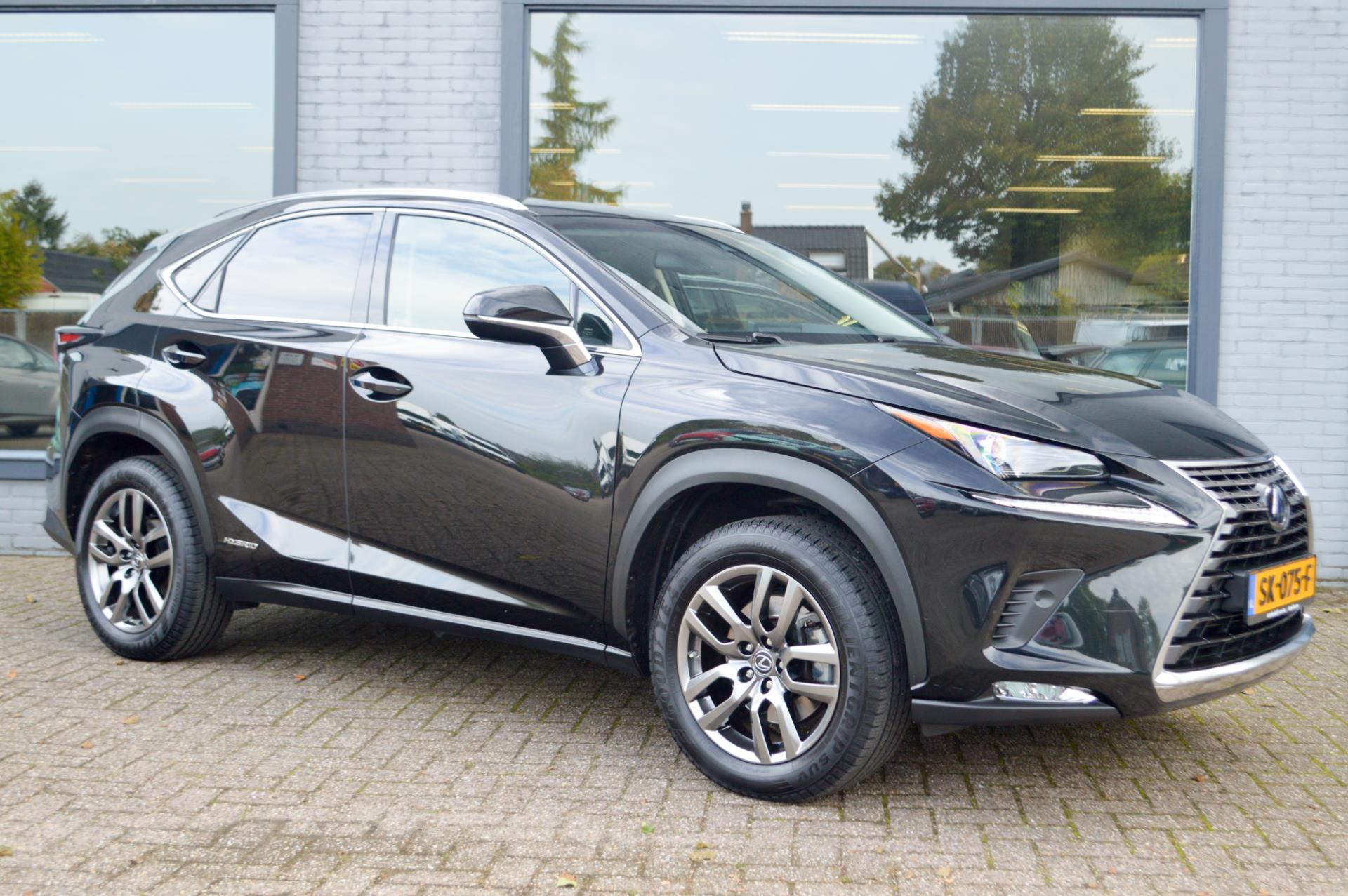 Foto van Lexus Lexus Nx300h