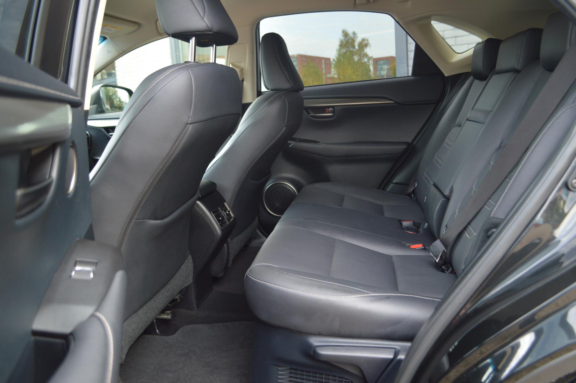 Foto van Lexus Lexus Nx300h