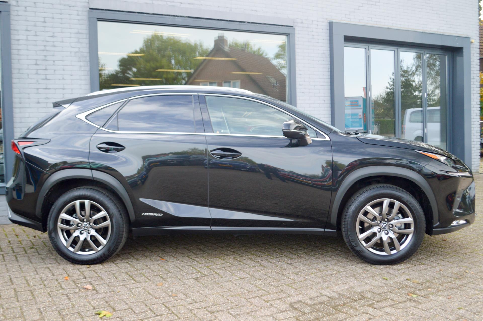 Foto van Lexus Lexus Nx300h