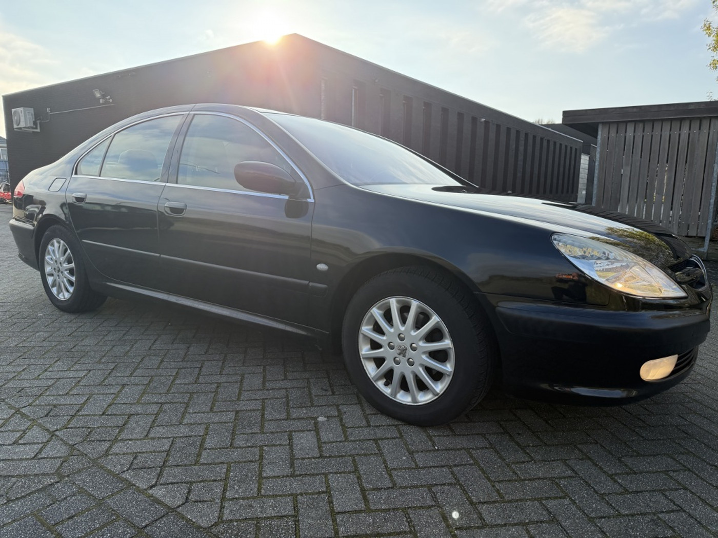 Peugeot 607 2.0-16V Pack 2003 - voorkant