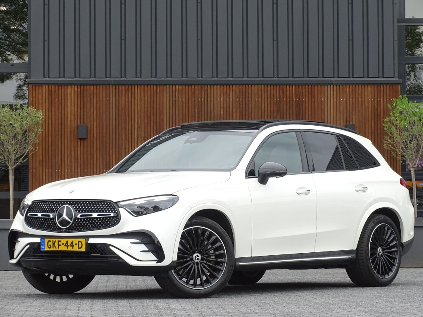 Mercedes-Benz GLC 300 4Matic 300 4MATIC AMG 258PK / Designo / Burmester / LED 2023 - voorkant