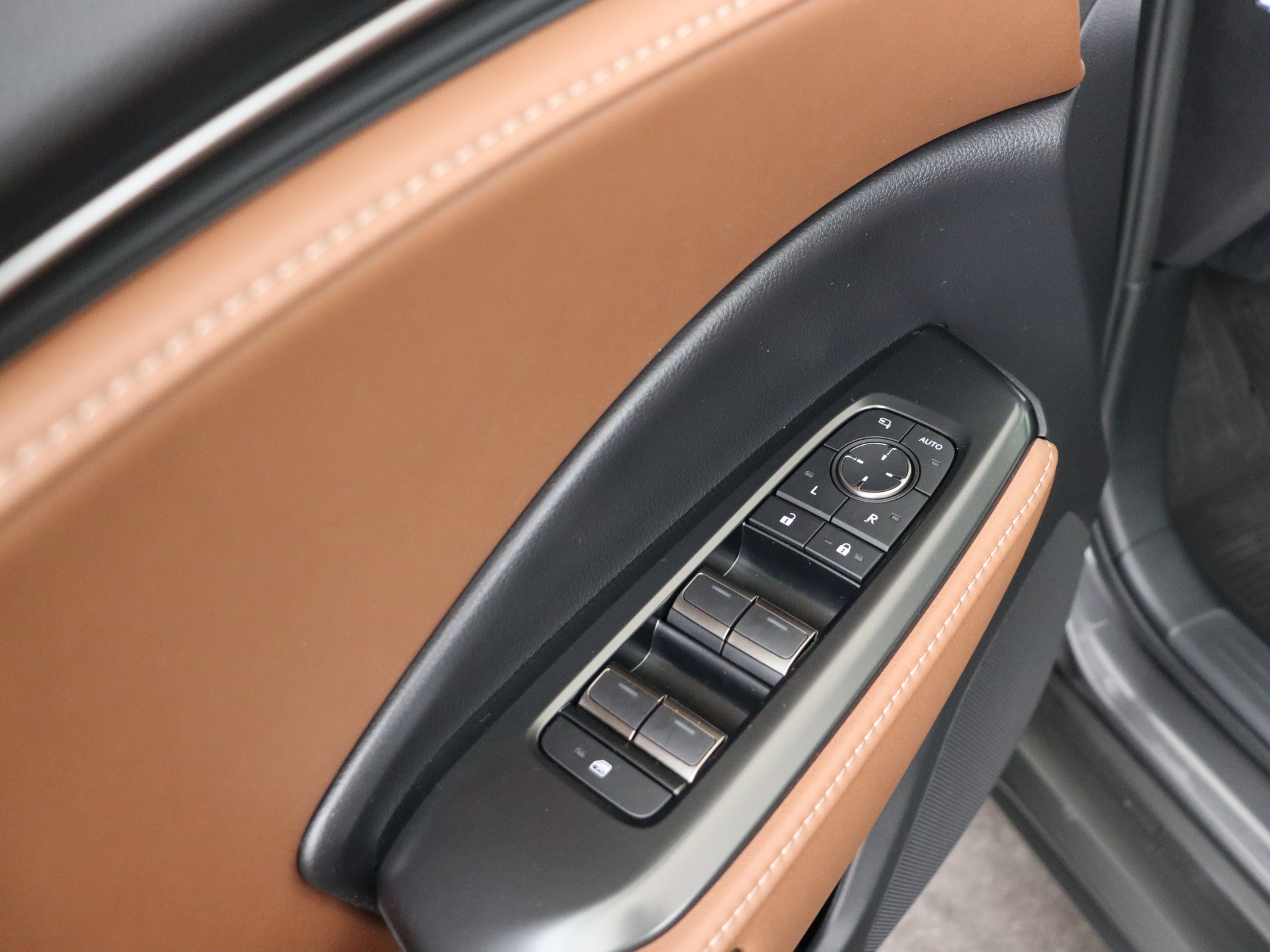 Foto van Lexus Lexus LBX