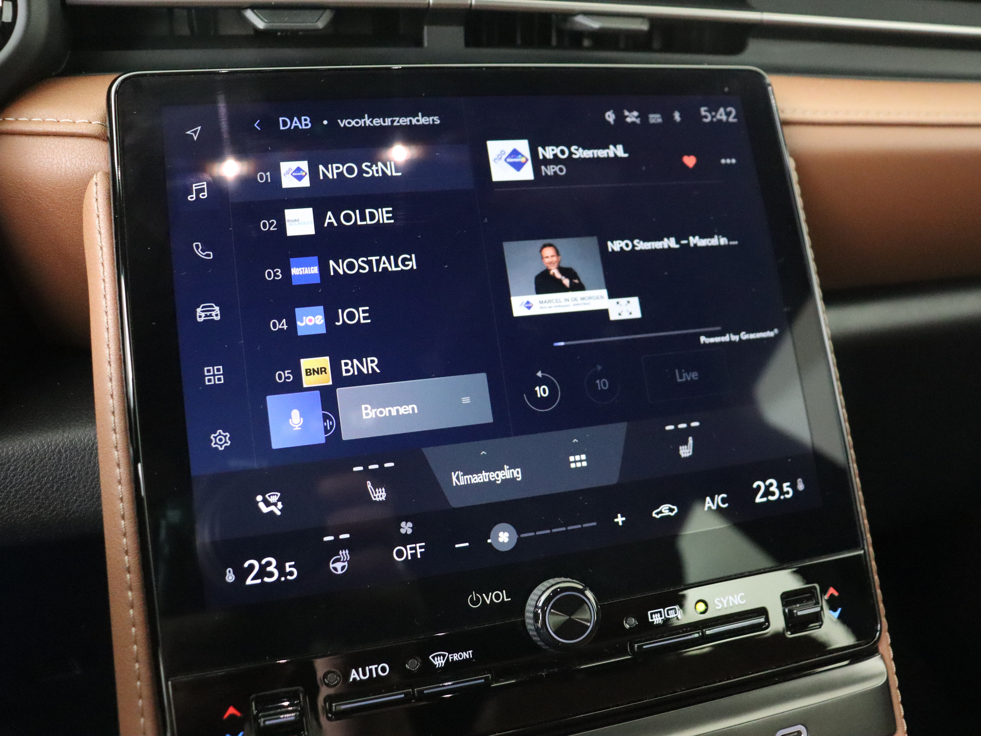 Foto van Lexus Lexus LBX