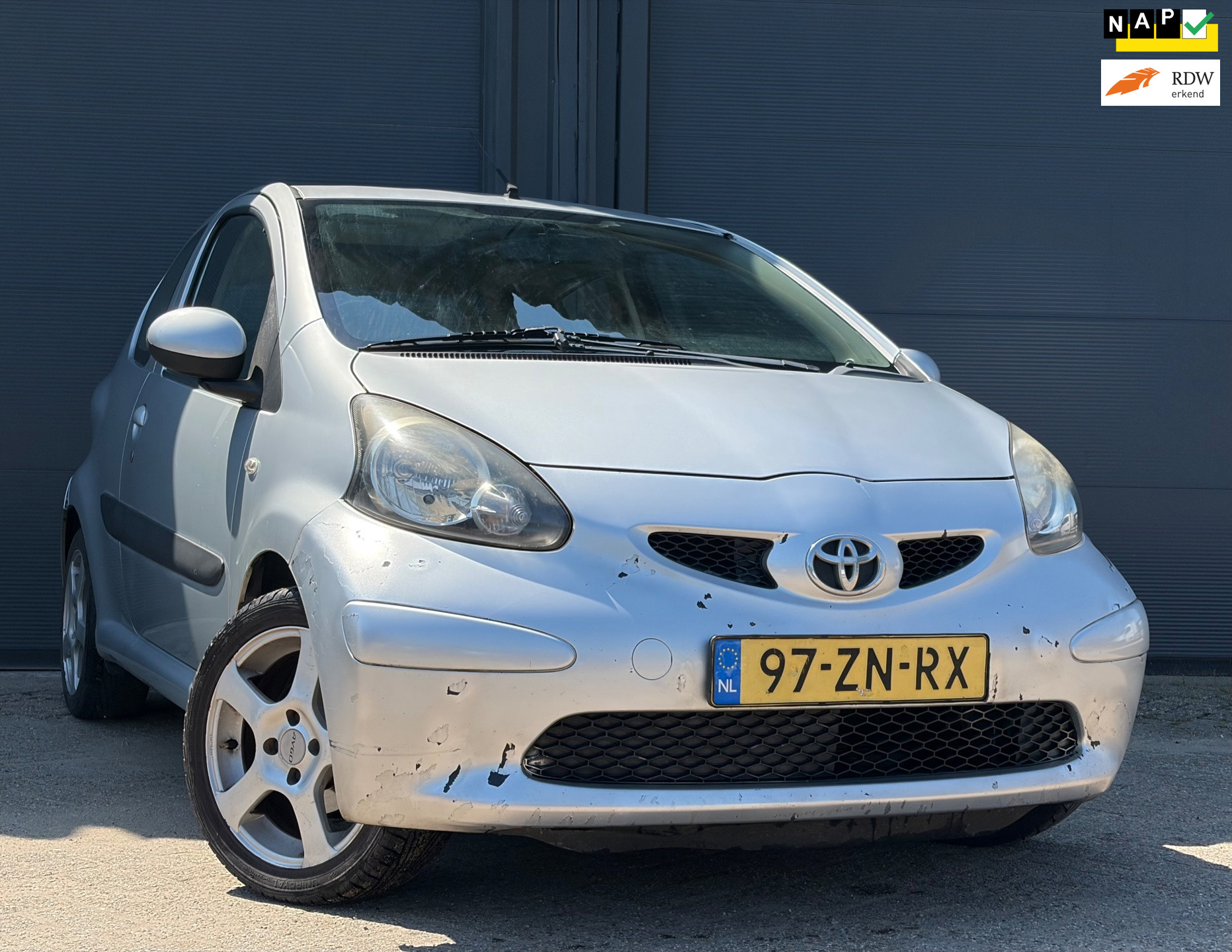 Toyota Toyota Aygo 1.0 | 3 Deurs | E - Pakket | Sportvelgen | 2008 - voorkant