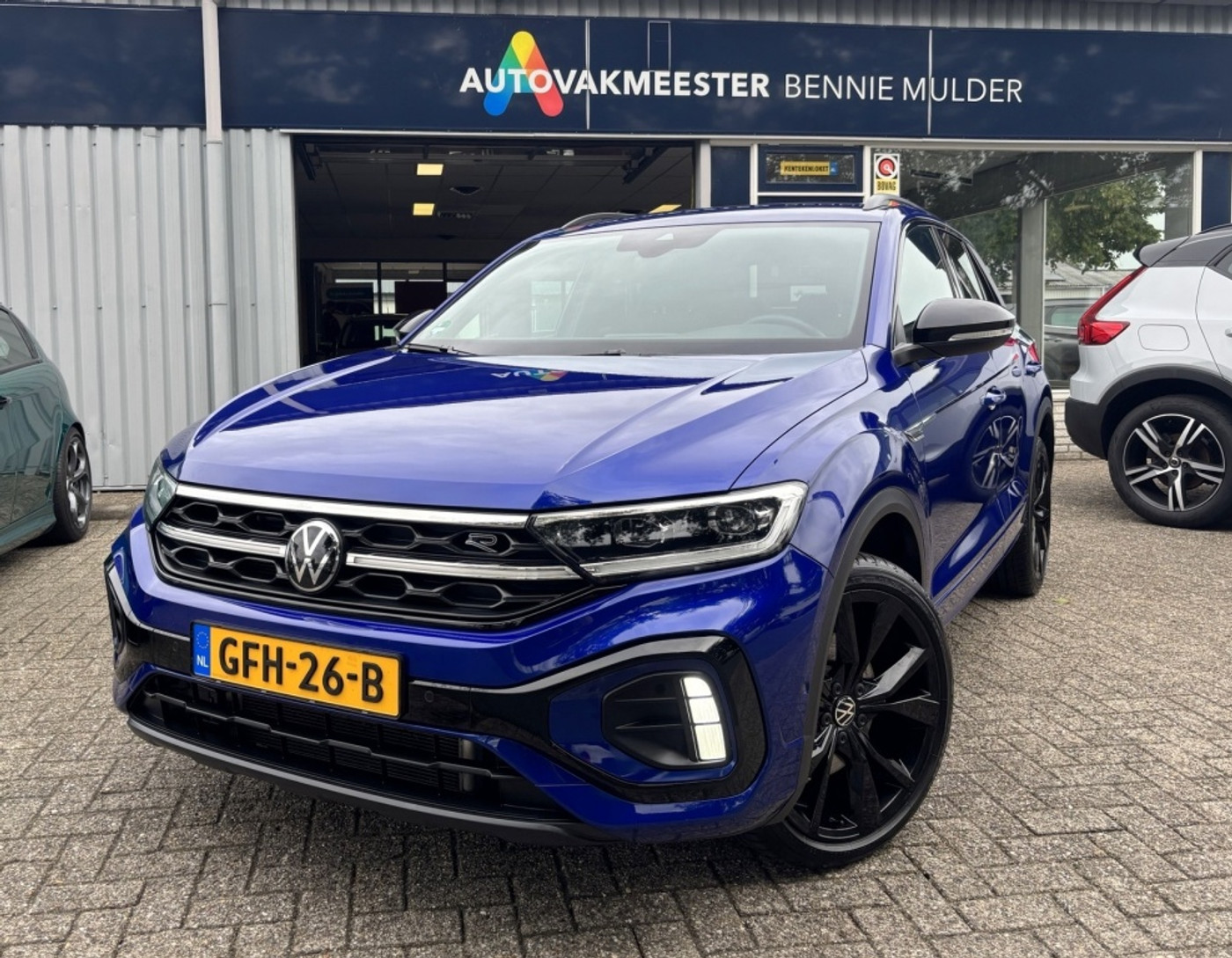 Volkswagen T-roc 1.5 TSI R-Line Black Pack LED/ TREKHAAK / CAMERA 2023 - voorkant